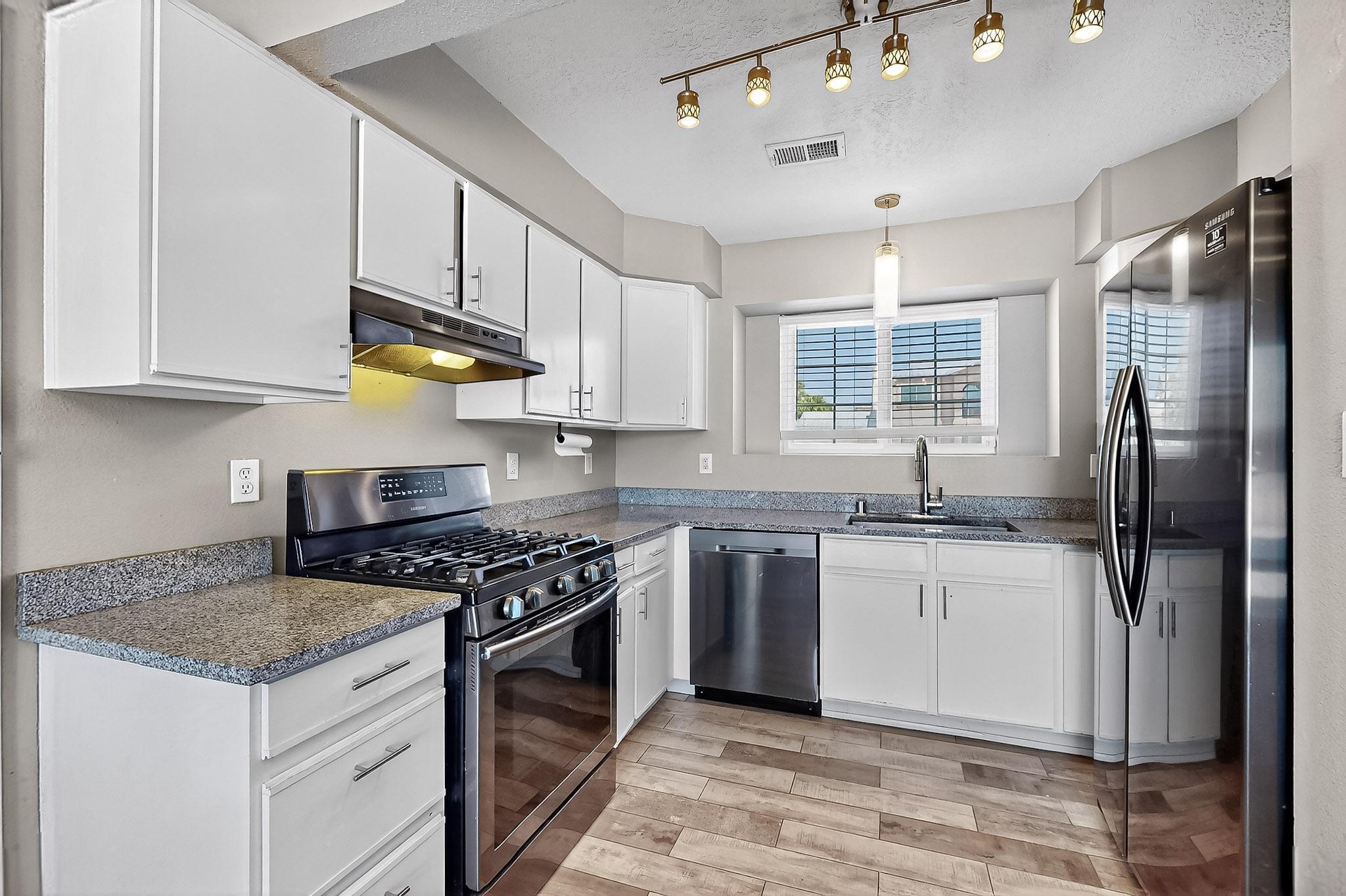 833 MONTICELLO PARK Drive SE