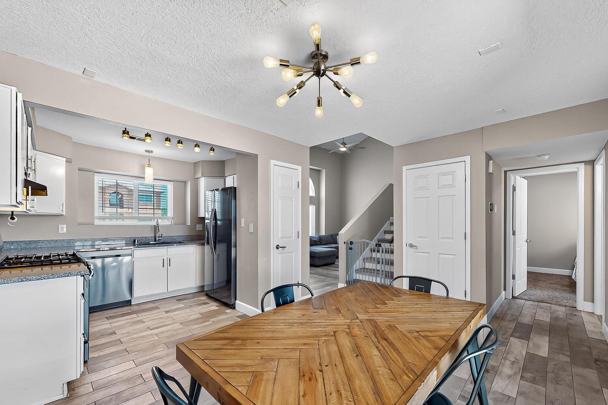 833 MONTICELLO PARK Drive SE