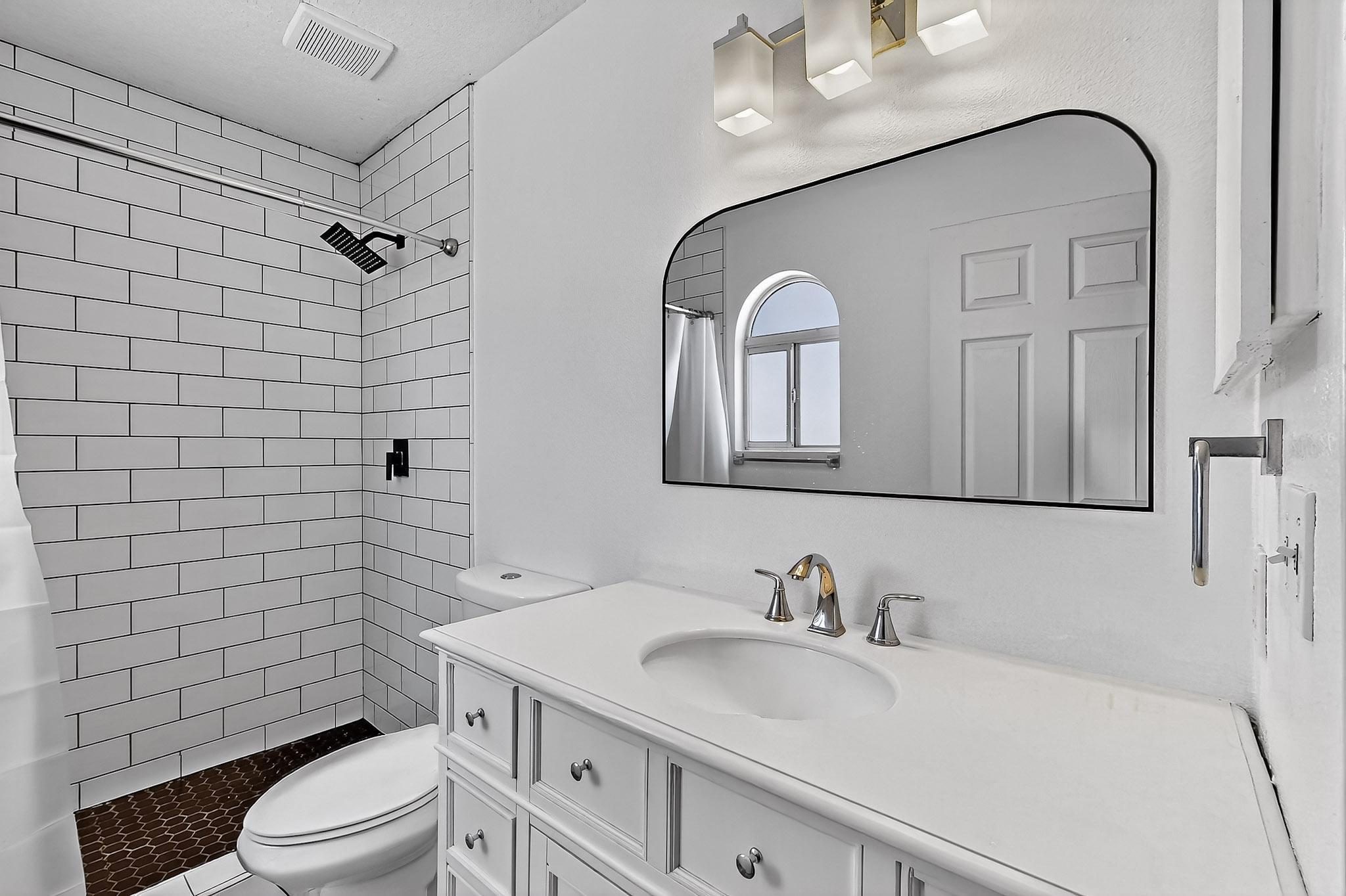 833 MONTICELLO PARK Drive SE