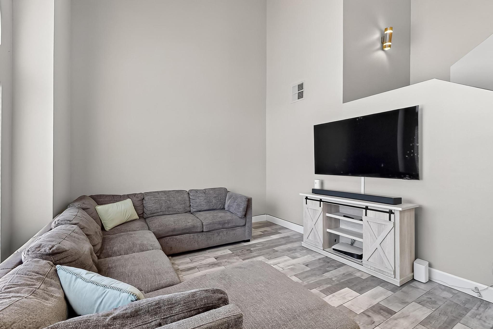 833 MONTICELLO PARK Drive SE