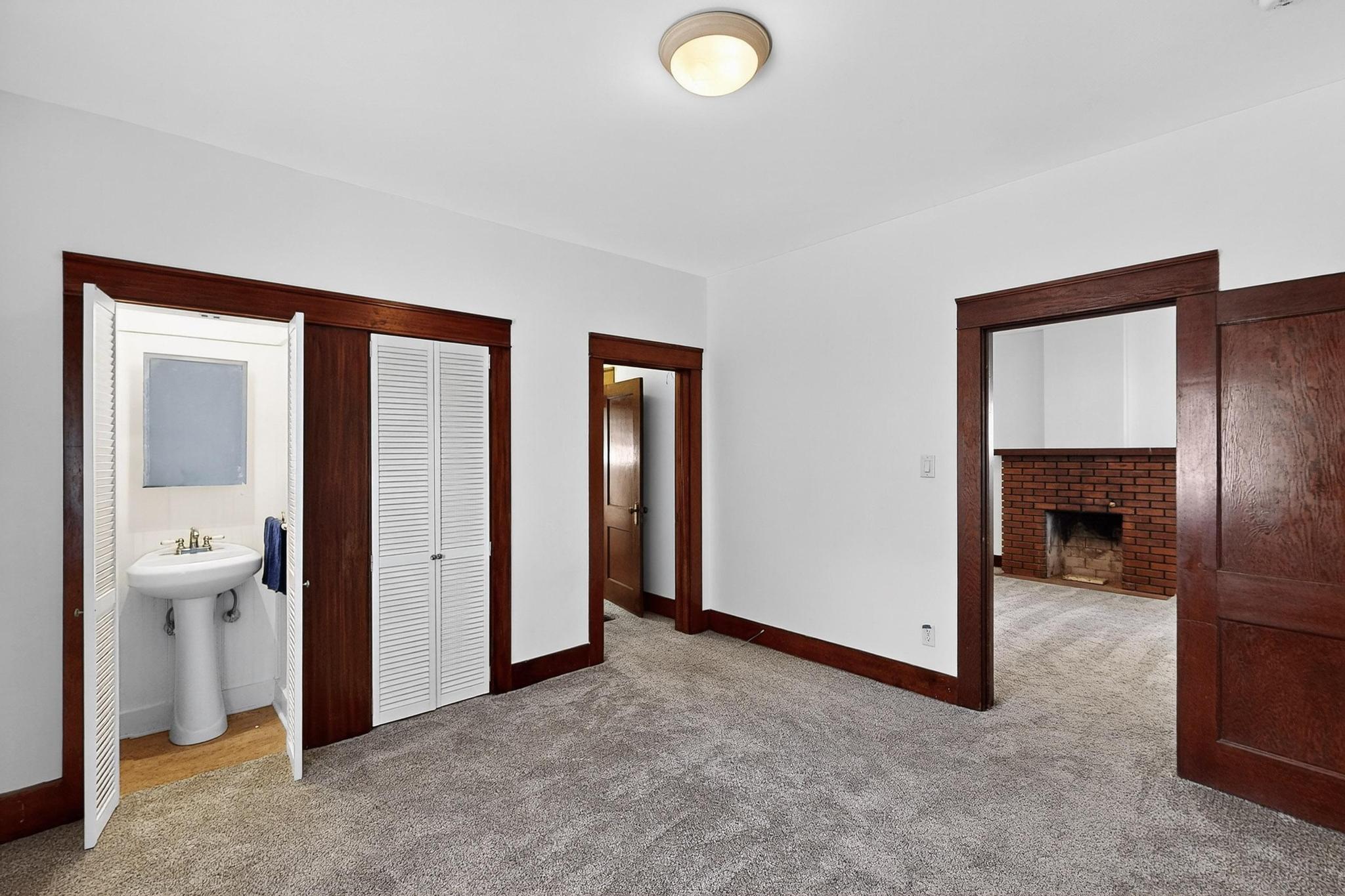 111 Columbia Drive SE