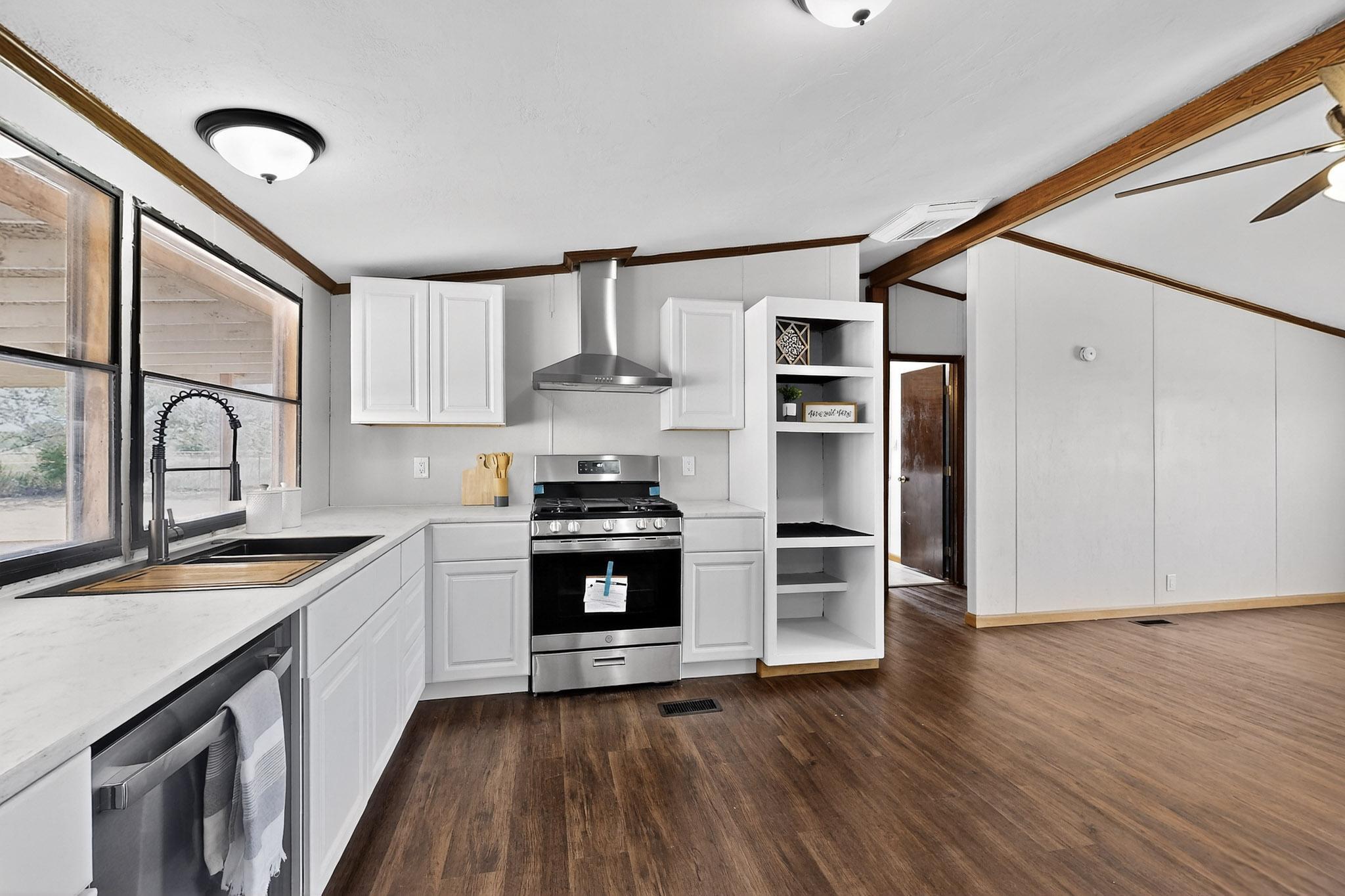 15 JARDIN Road