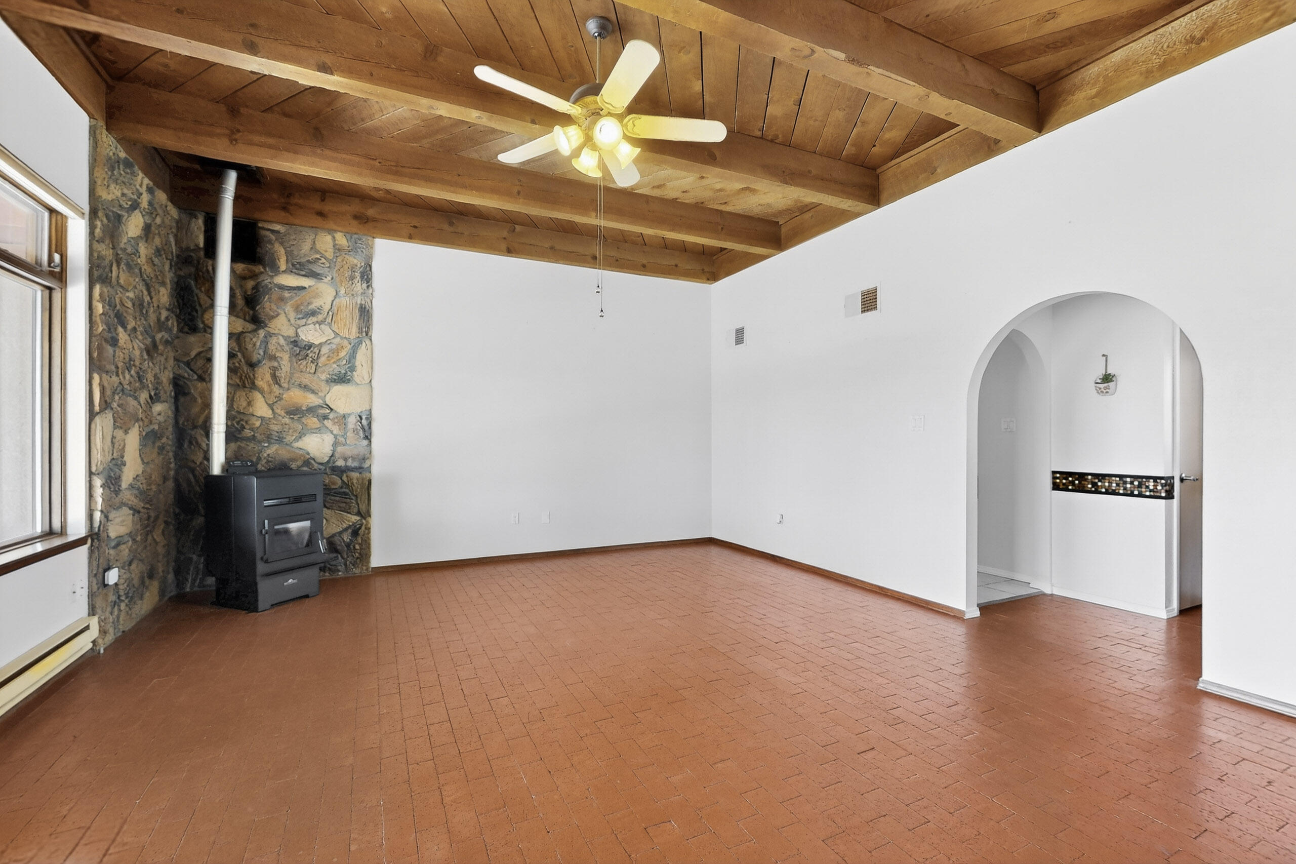 260 IVORY Road SE