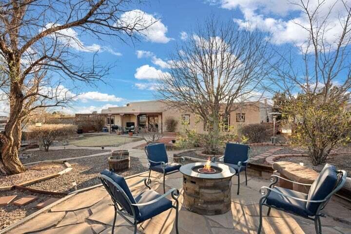 260 IVORY Road SE