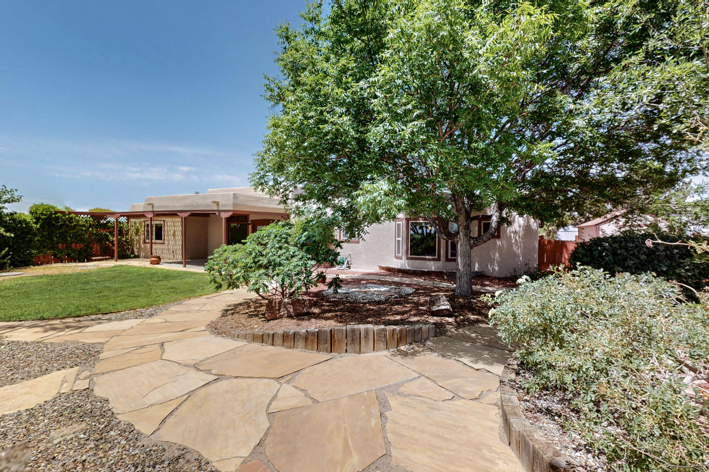260 IVORY Road SE