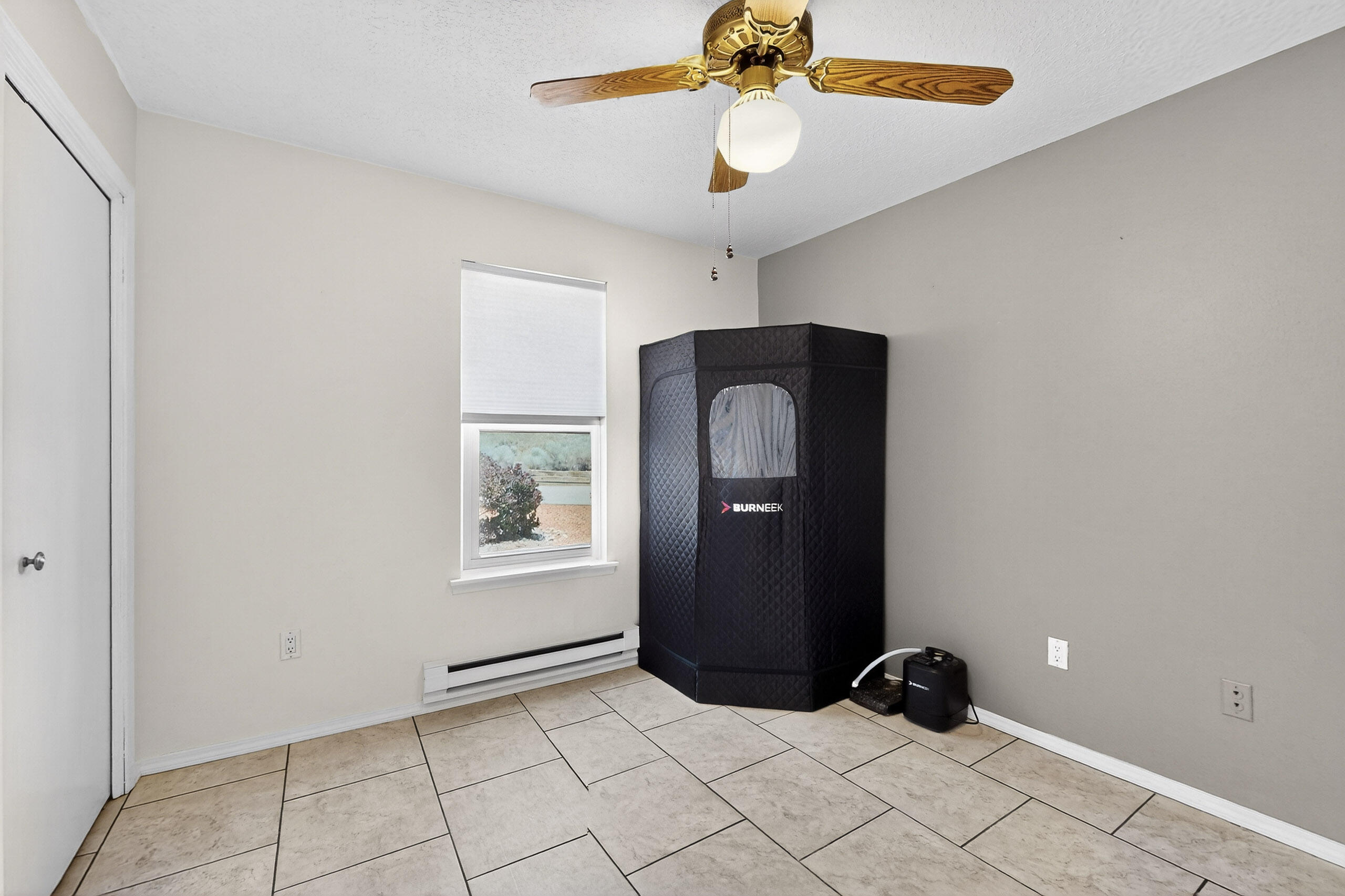 260 IVORY Road SE