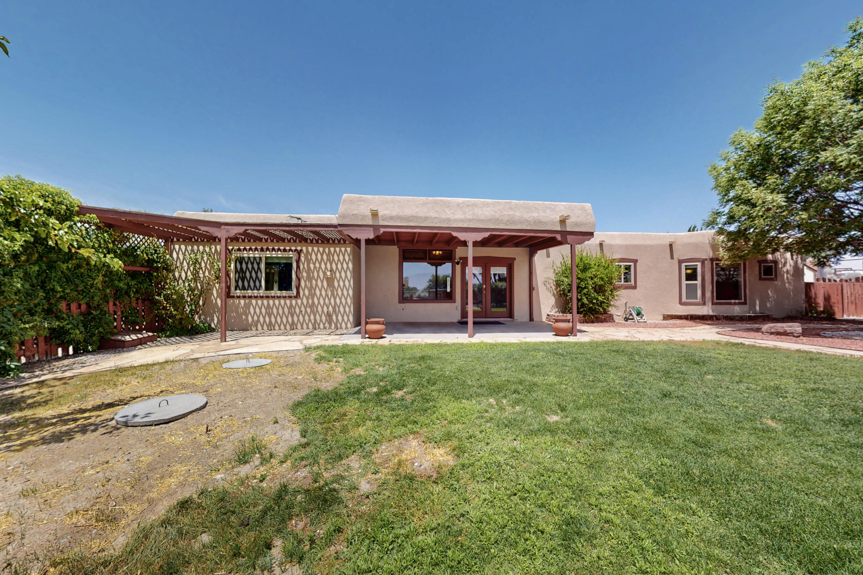 260 IVORY Road SE