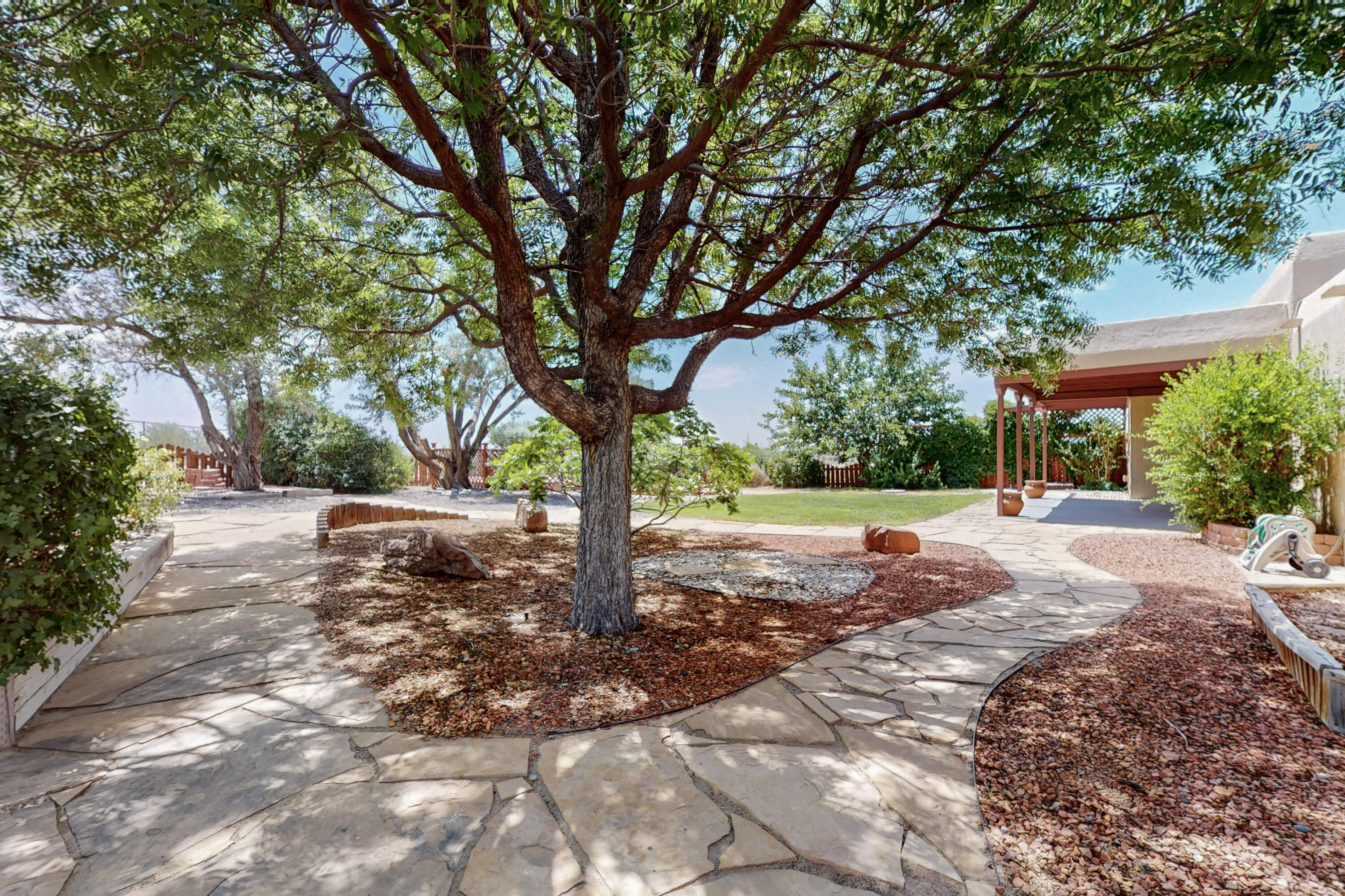 260 IVORY Road SE