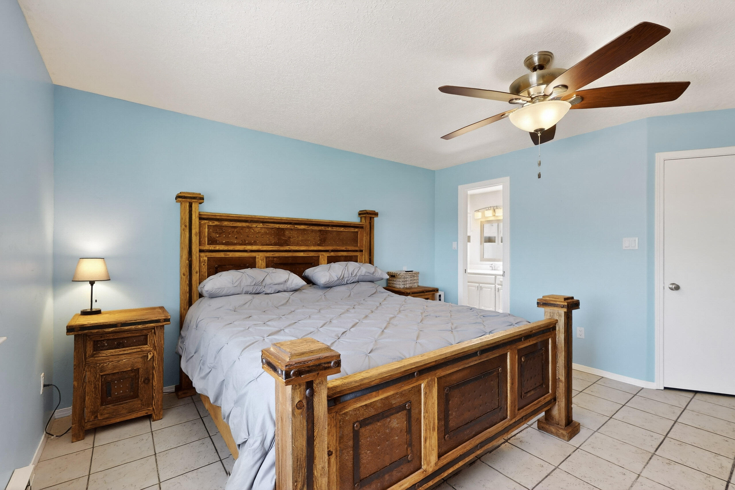 260 IVORY Road SE