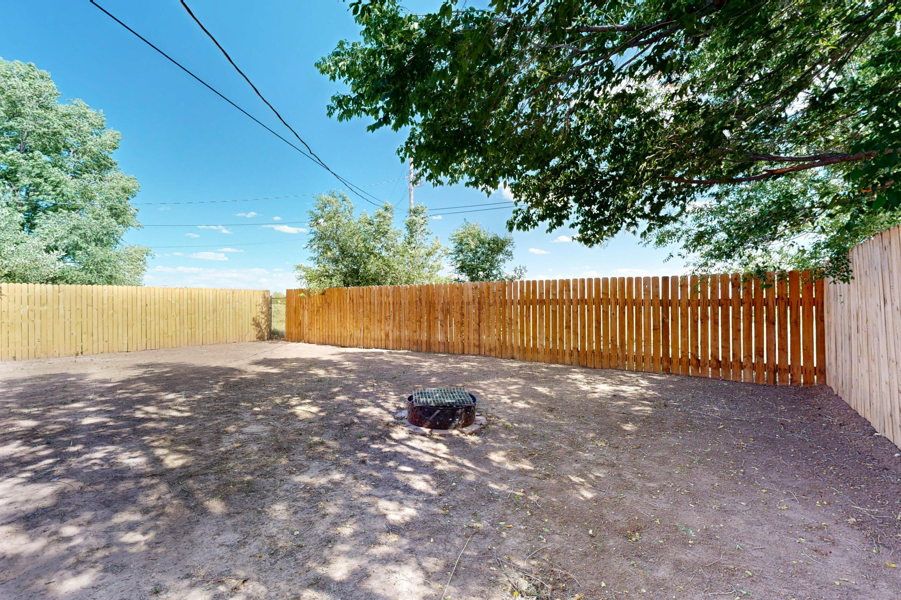 602 W Santa Fe Avenue