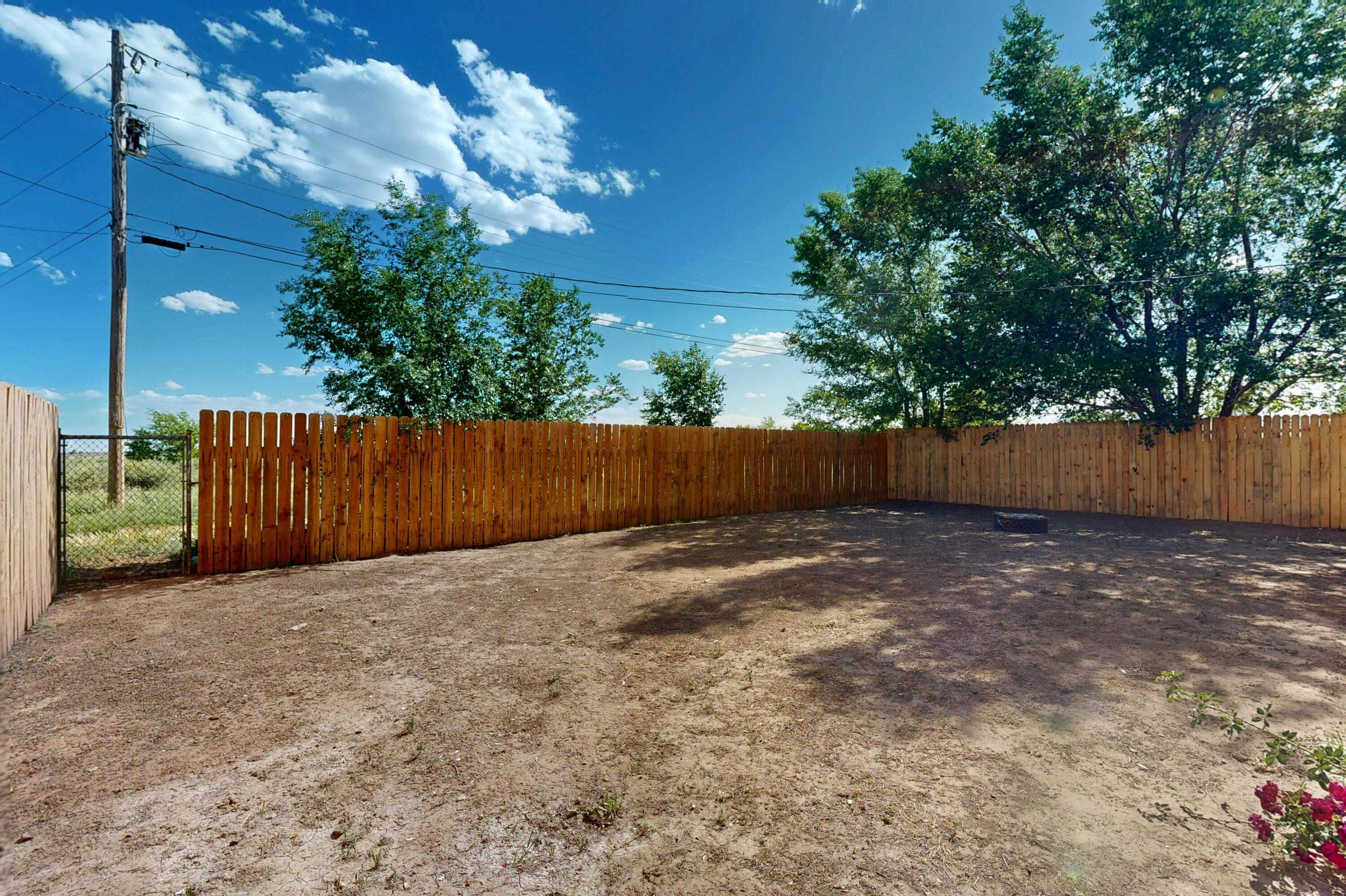 602 W Santa Fe Avenue
