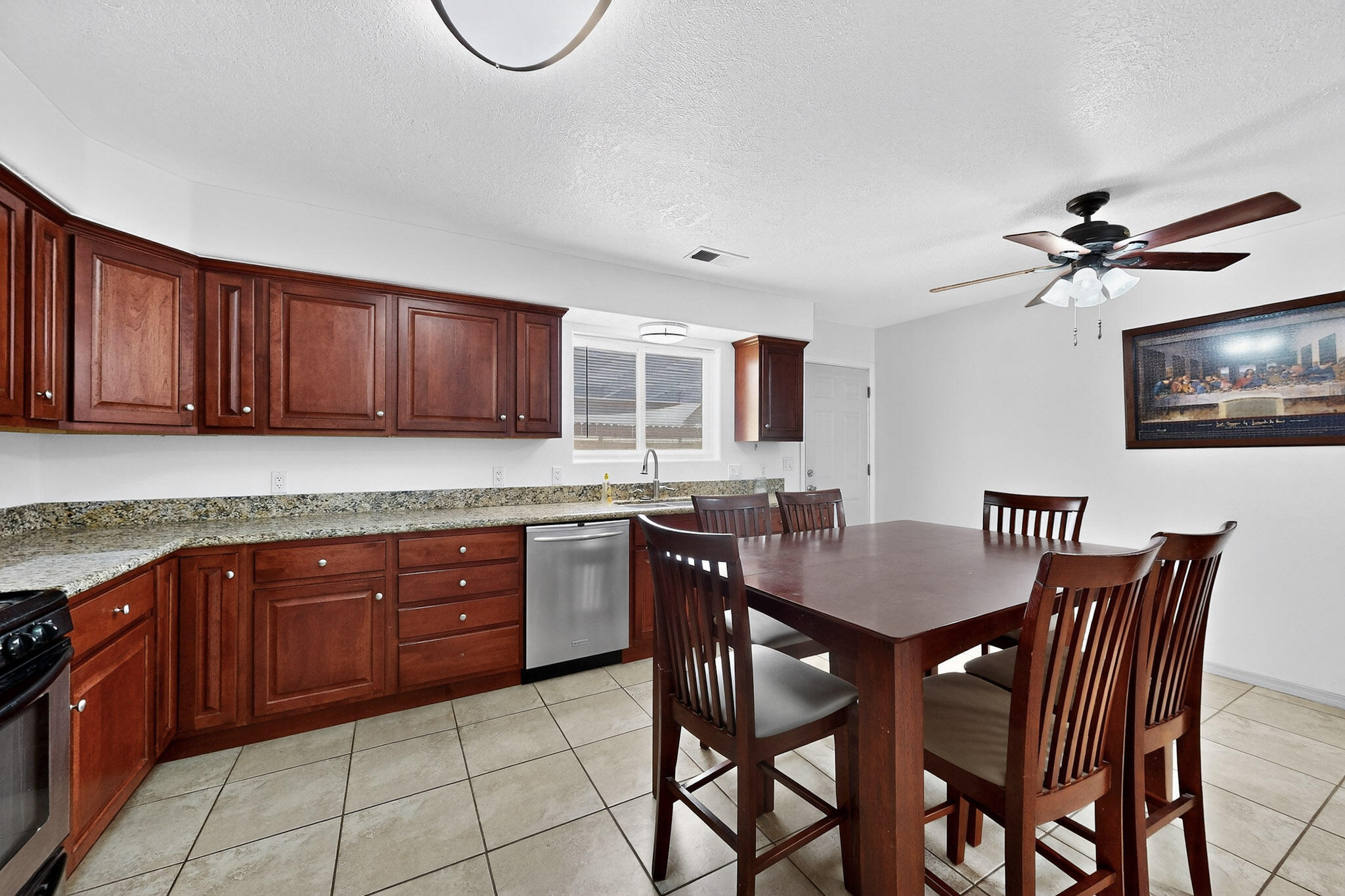 602 W Santa Fe Avenue