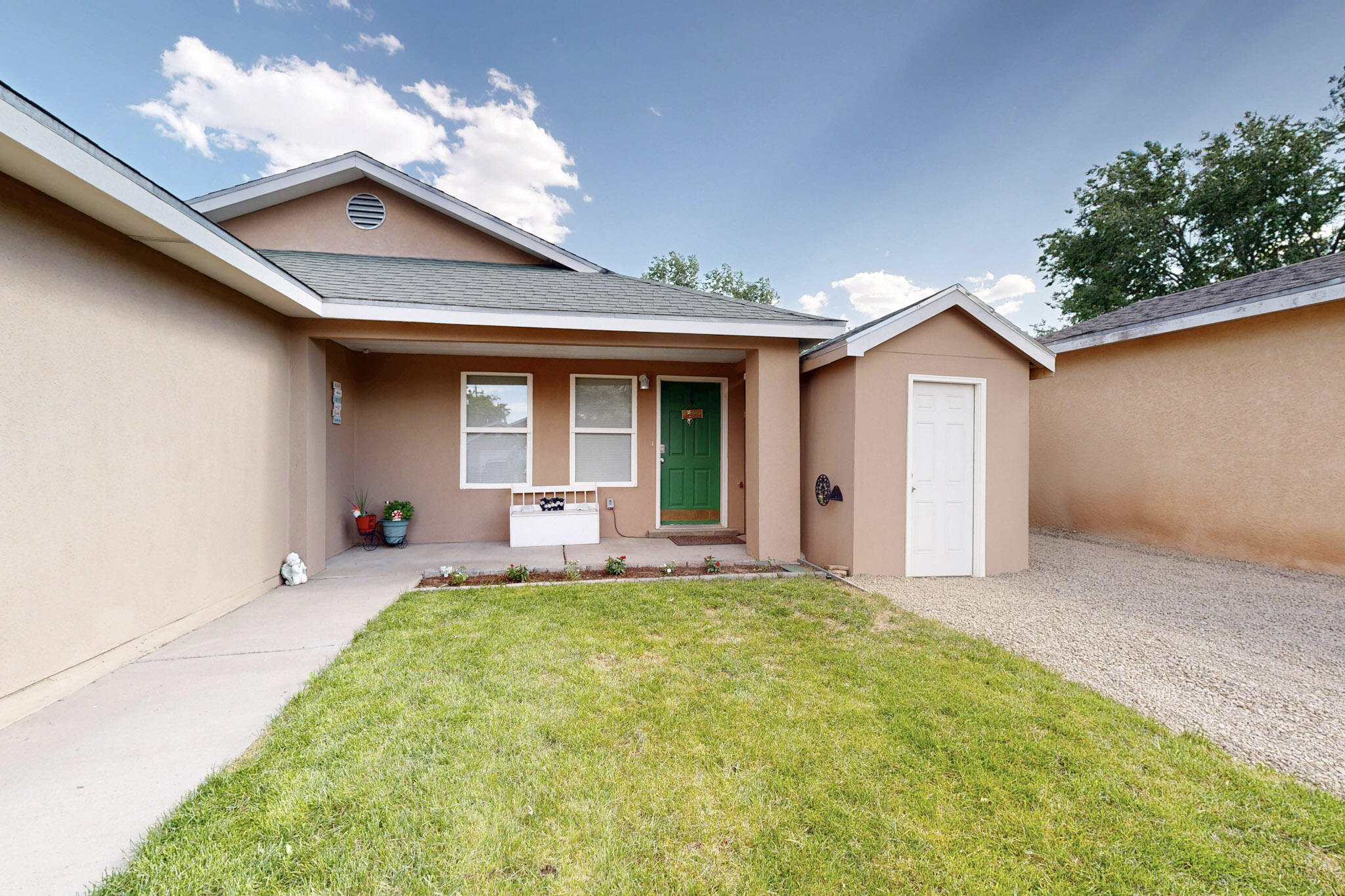 602 W Santa Fe Avenue