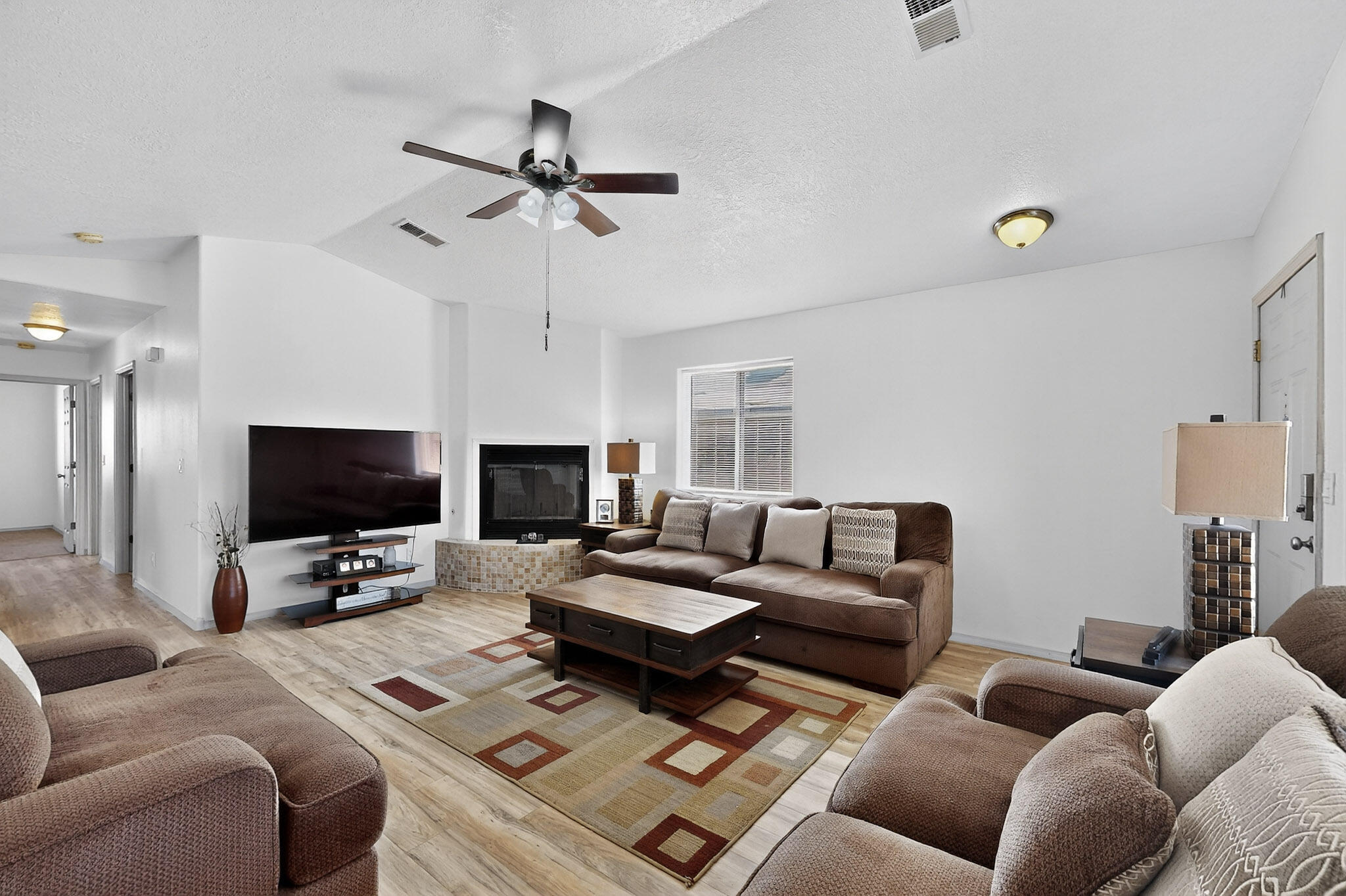 602 W Santa Fe Avenue