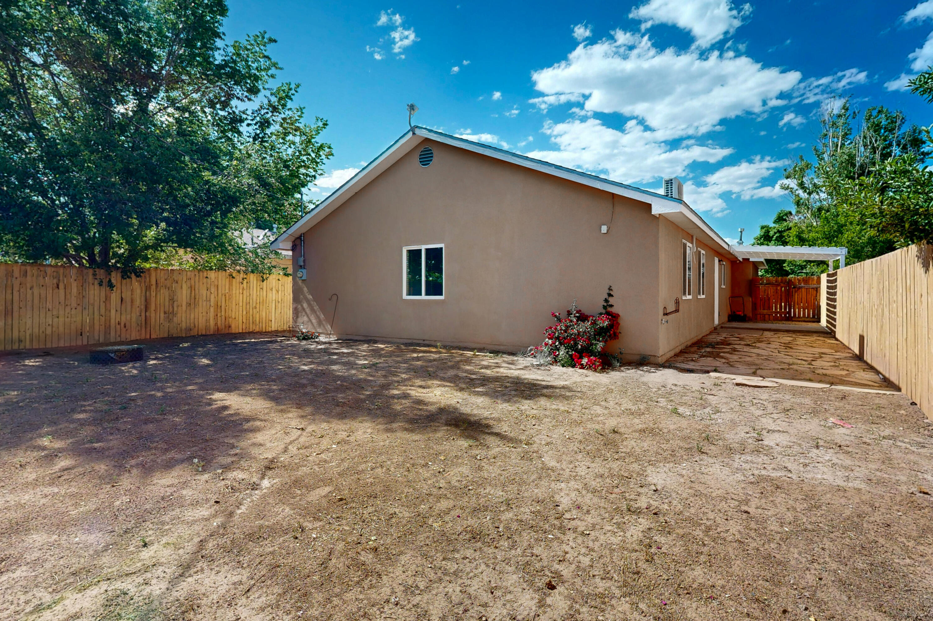 602 W Santa Fe Avenue