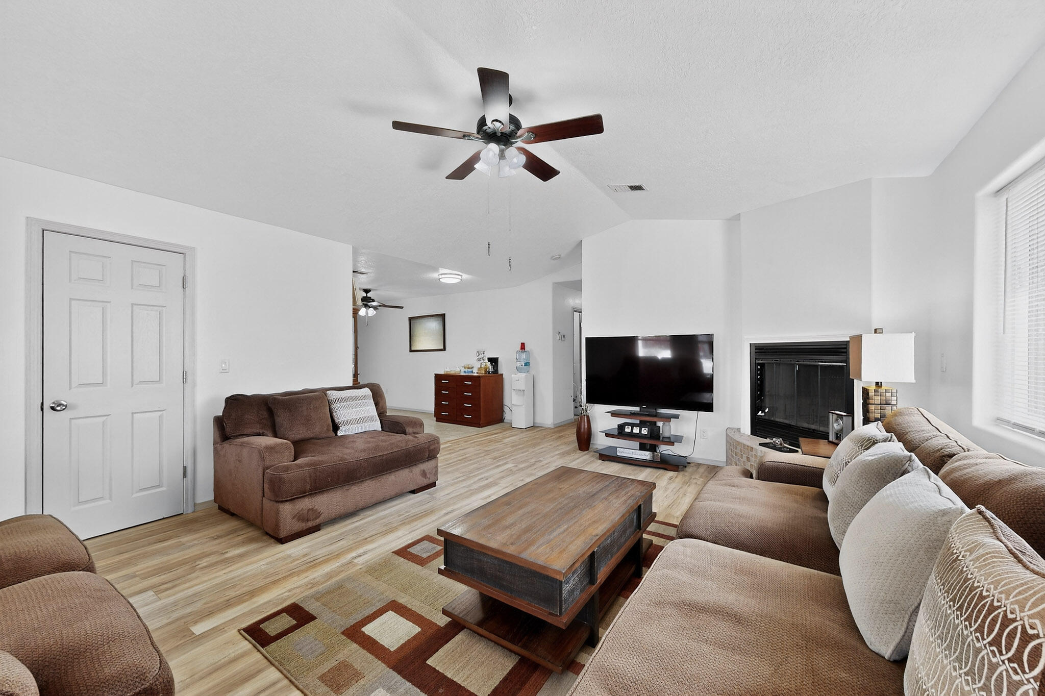 602 W Santa Fe Avenue