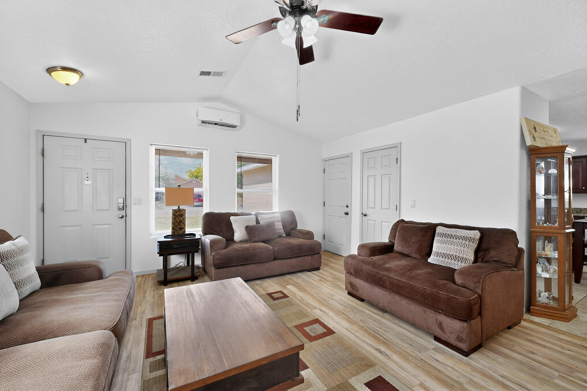 602 W Santa Fe Avenue