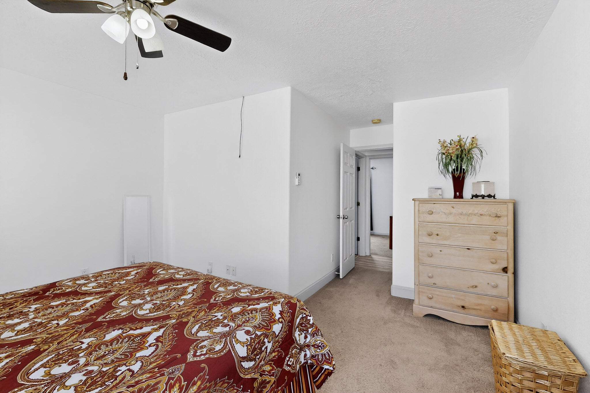 602 W Santa Fe Avenue