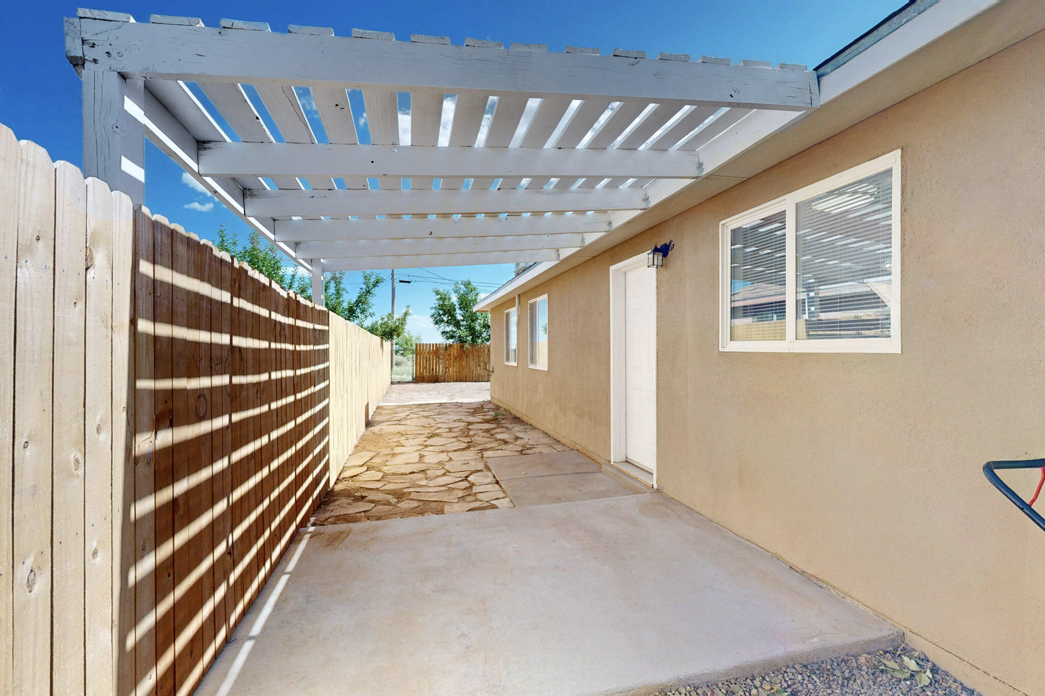 602 W Santa Fe Avenue