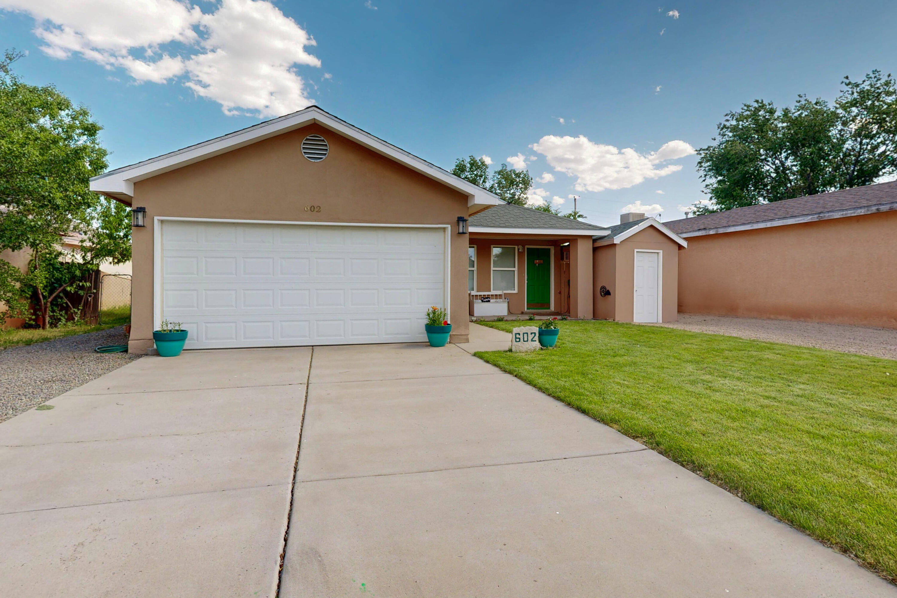 602 W Santa Fe Avenue