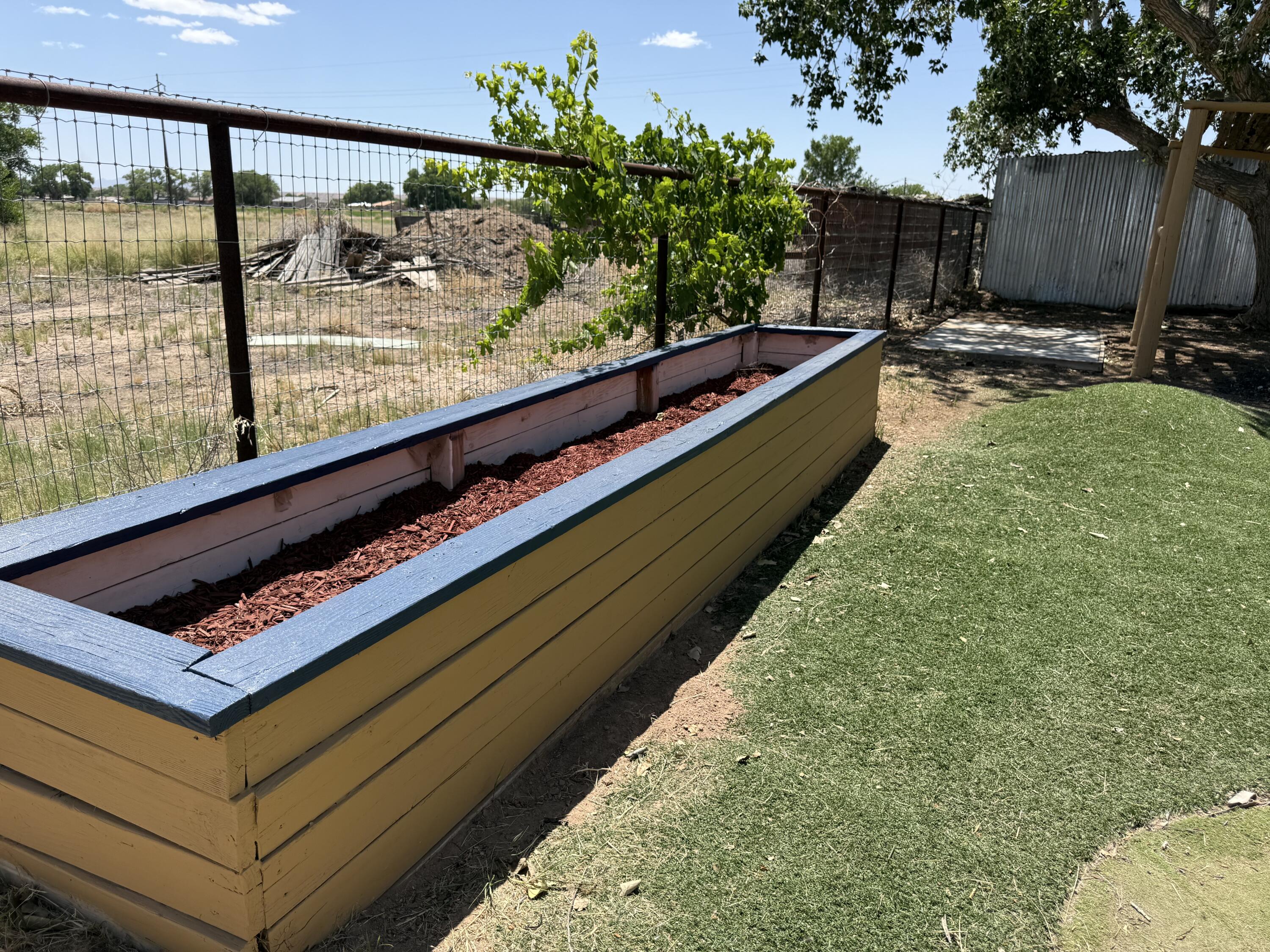 4 LOS CHAVEZ PARK Road