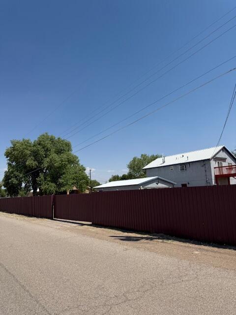 4 LOS CHAVEZ PARK Road