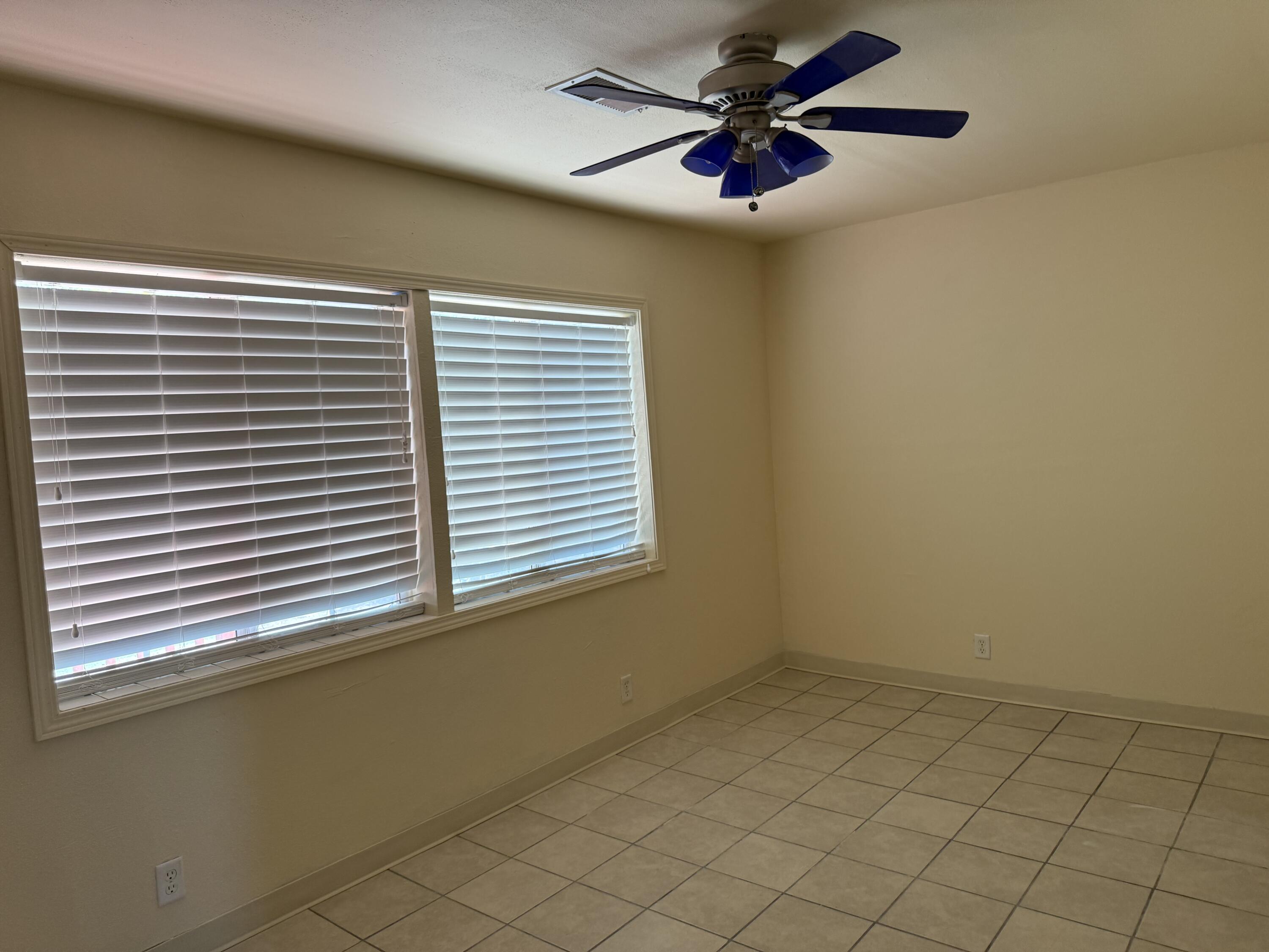 4 LOS CHAVEZ PARK Road