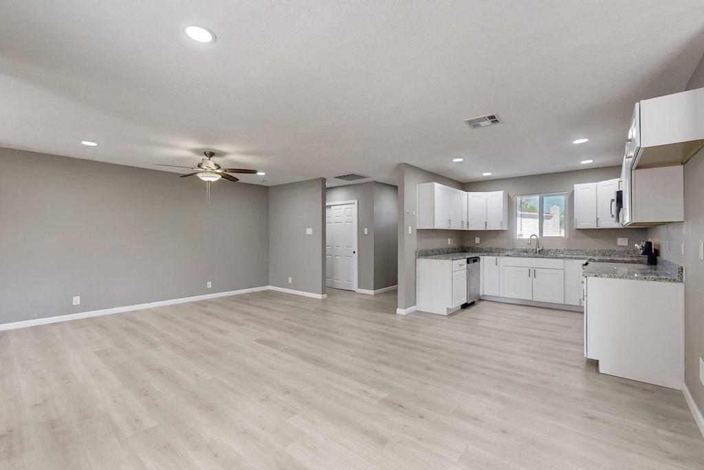 12100 PRINCESS JEANNE Avenue NE