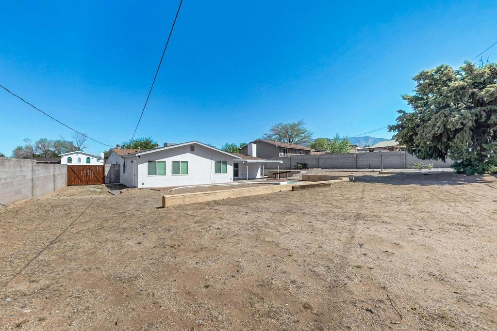 12100 PRINCESS JEANNE Avenue NE