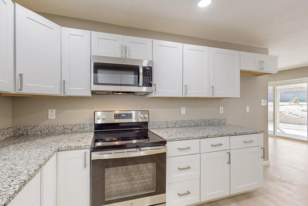 12100 PRINCESS JEANNE Avenue NE