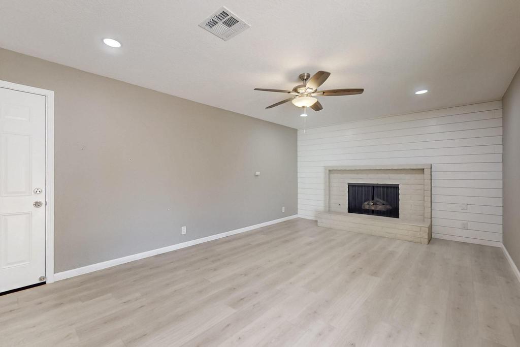 12100 PRINCESS JEANNE Avenue NE