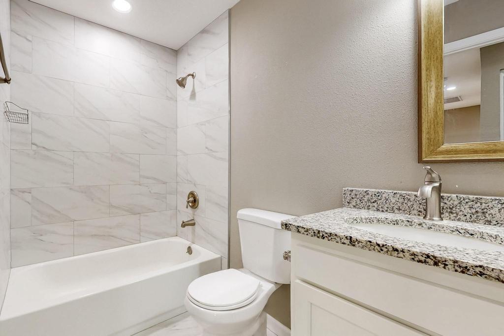 12100 PRINCESS JEANNE Avenue NE