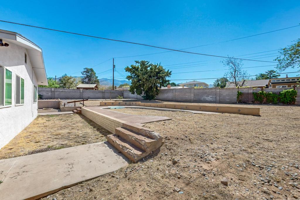 12100 PRINCESS JEANNE Avenue NE