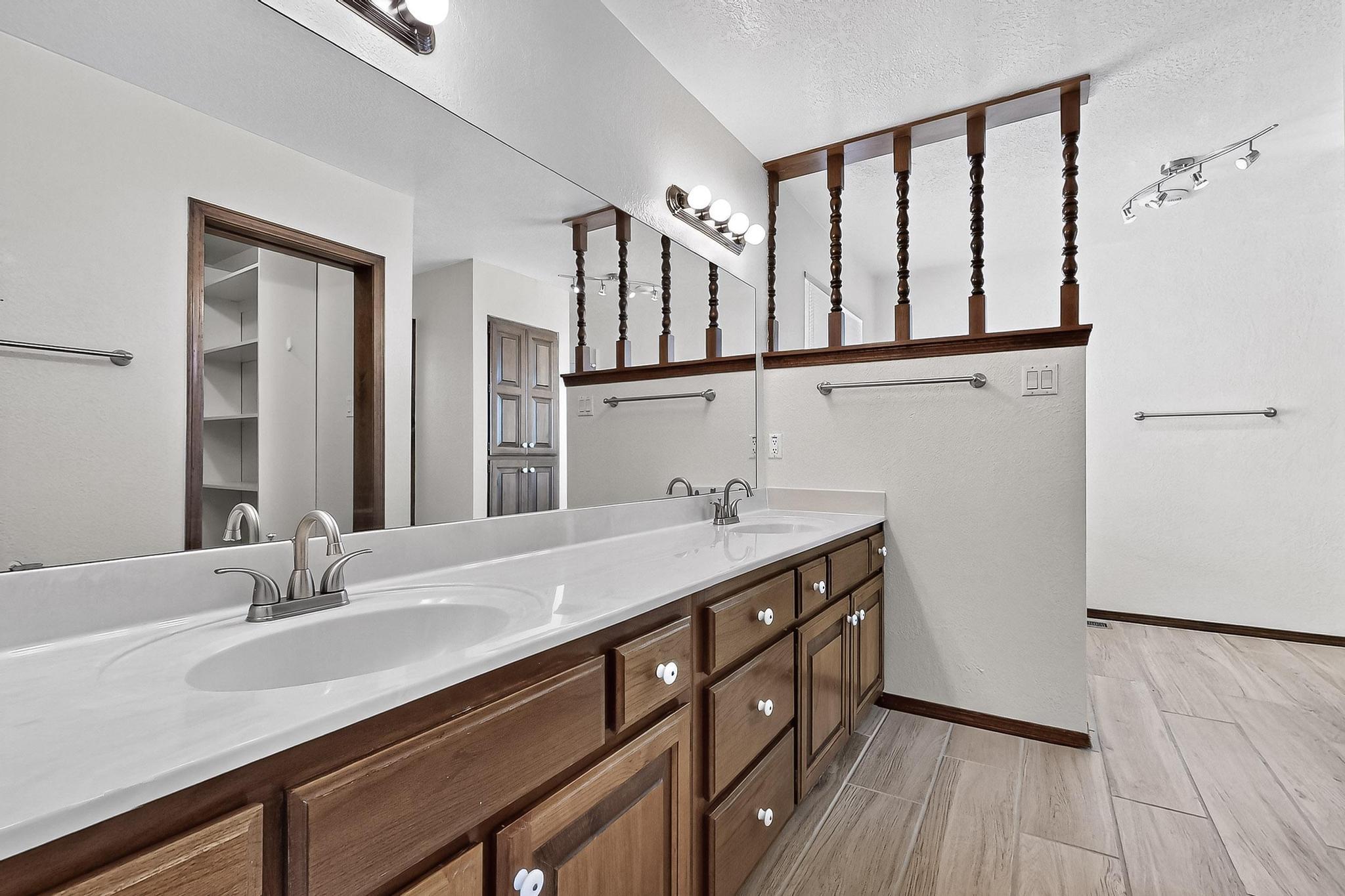 12800 Comanche Road NE 23