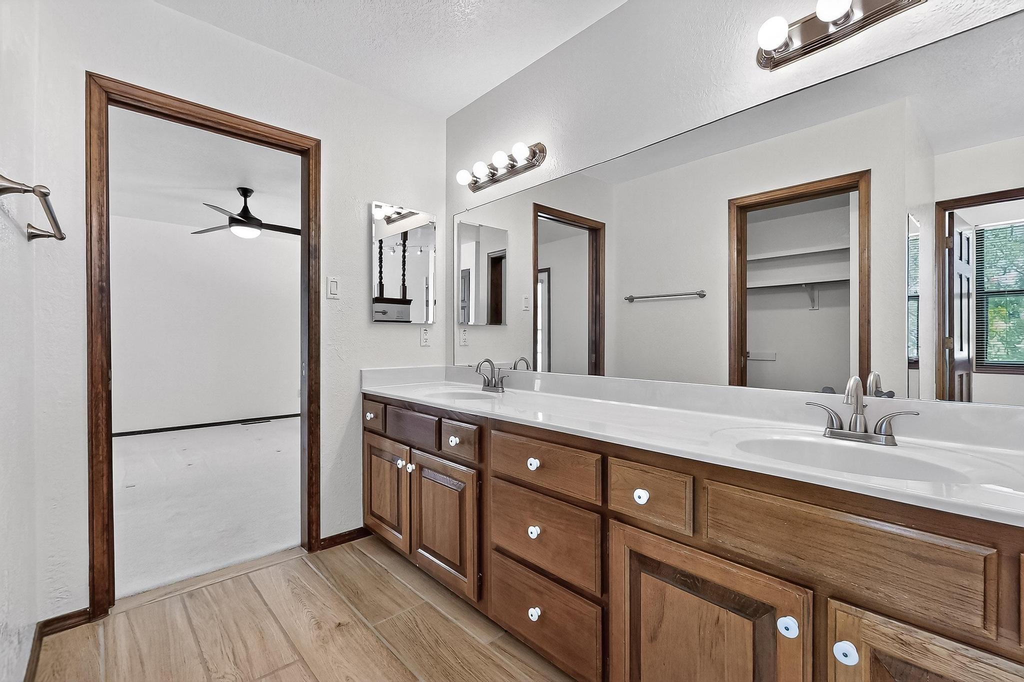 12800 Comanche Road NE 23