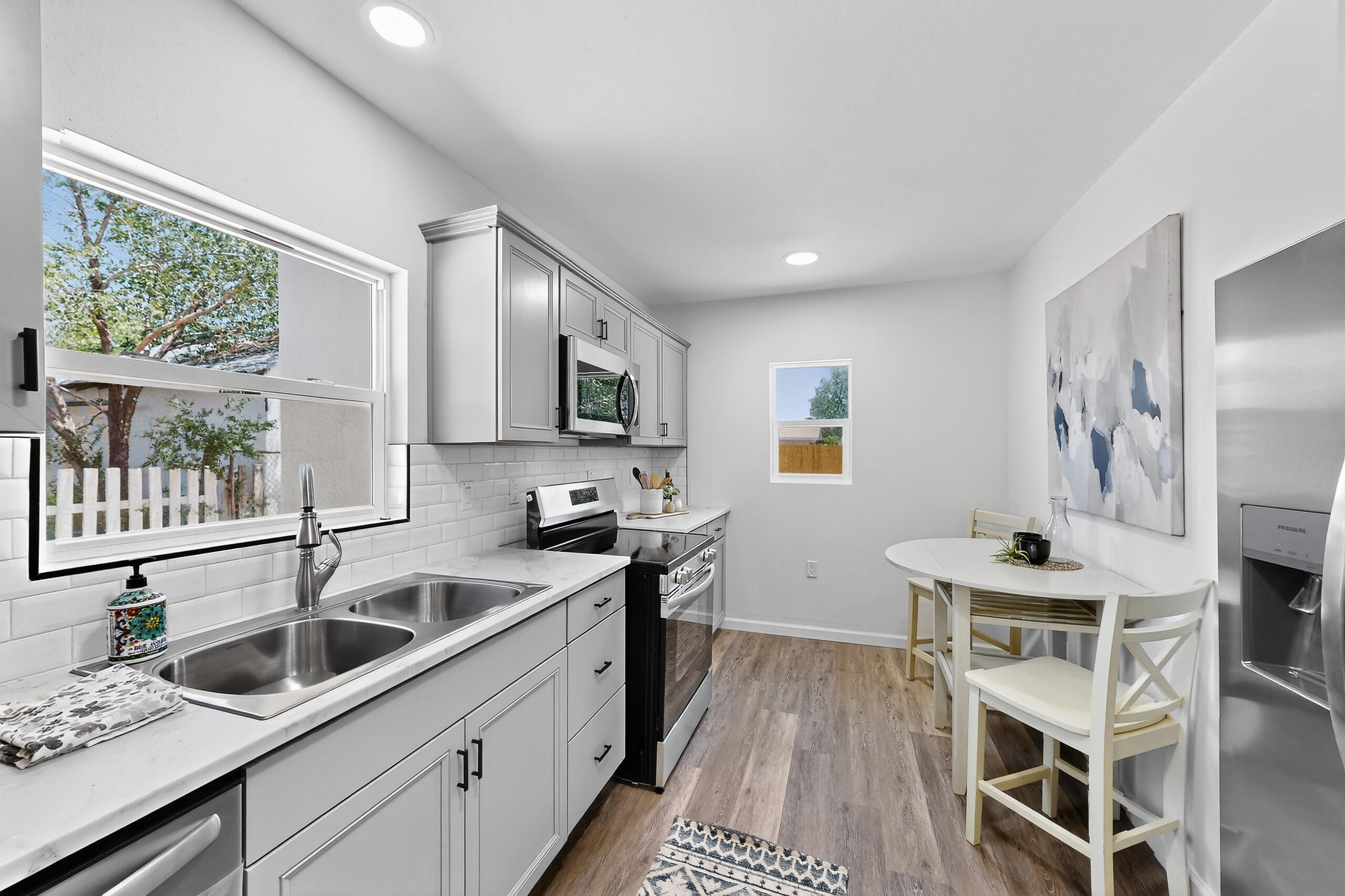 24 CLAREMONT Avenue NW