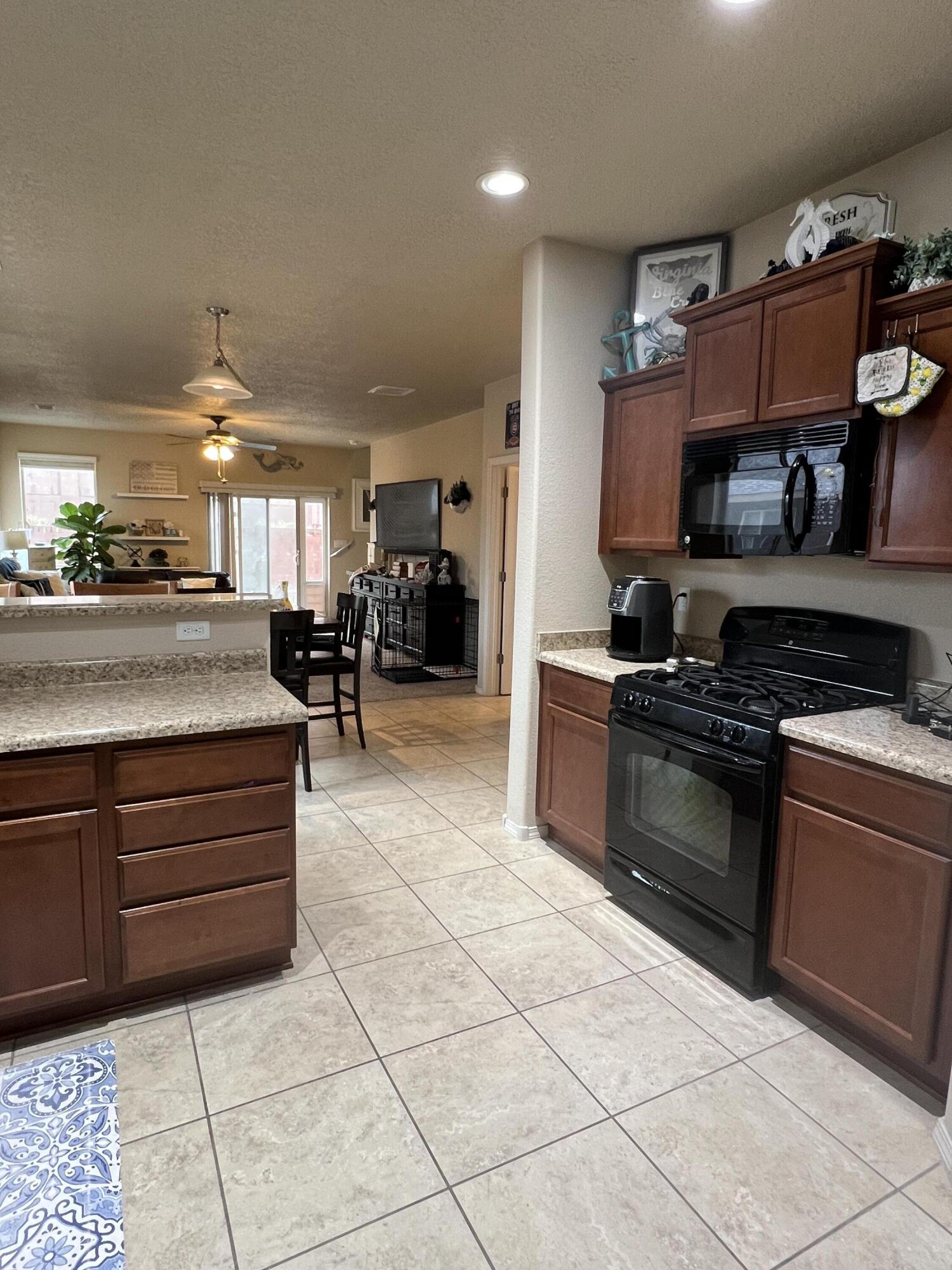839 SERRANO POINTE NW