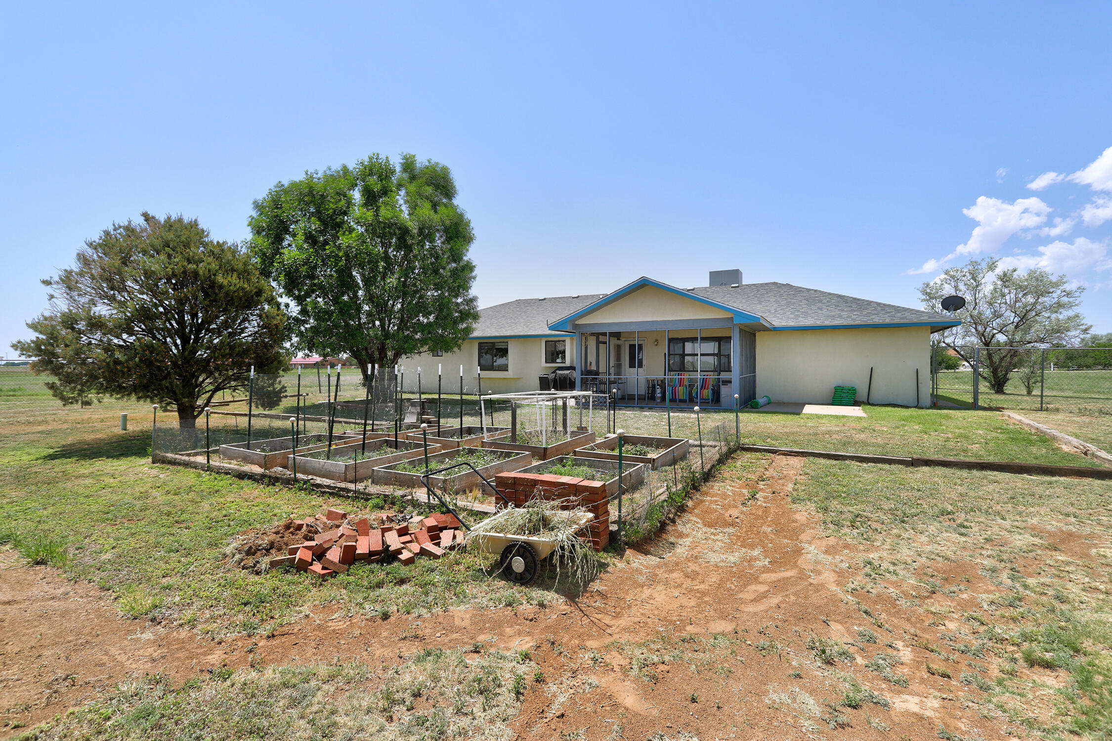 34 TUMBLEWEED Drive