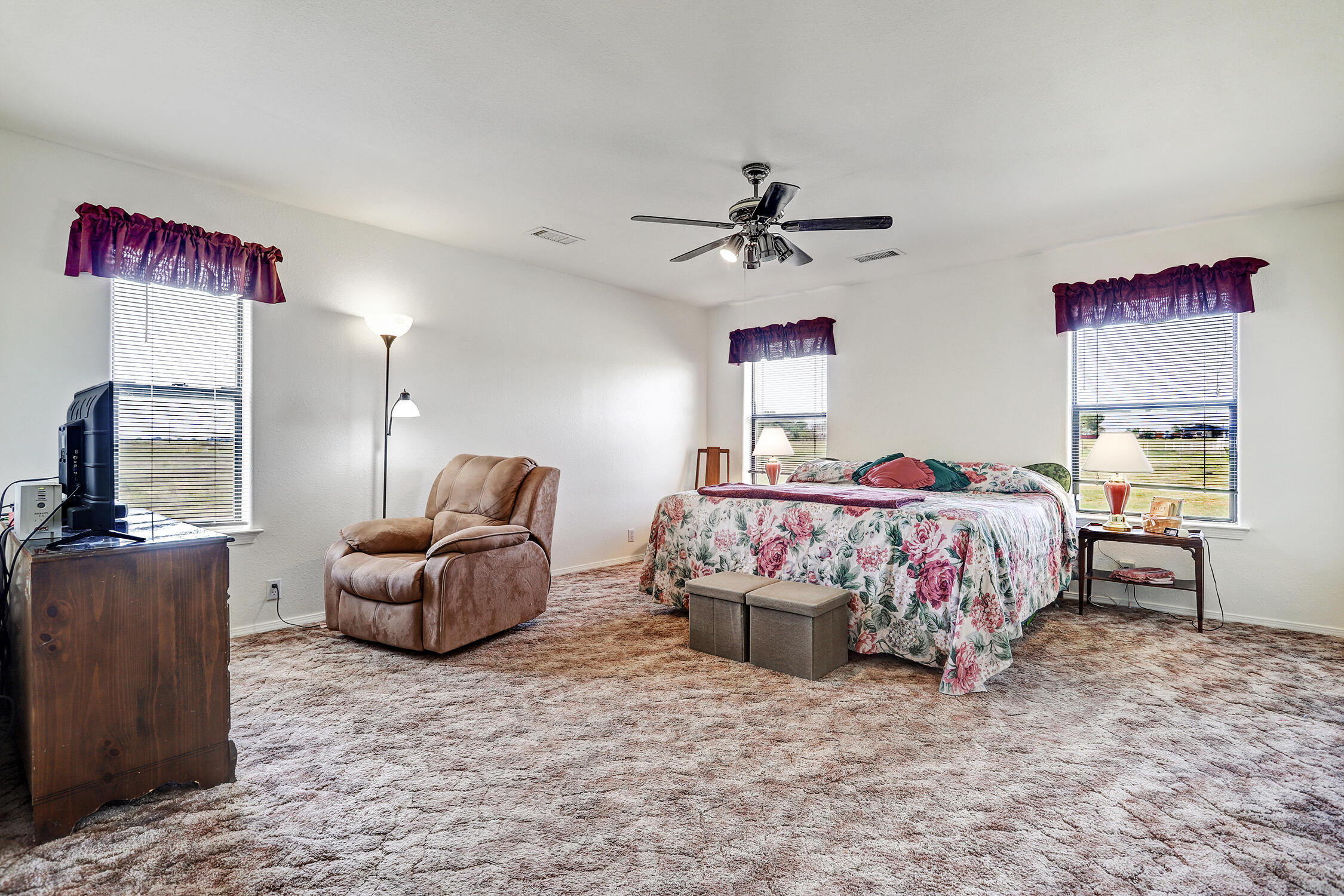 34 TUMBLEWEED Drive