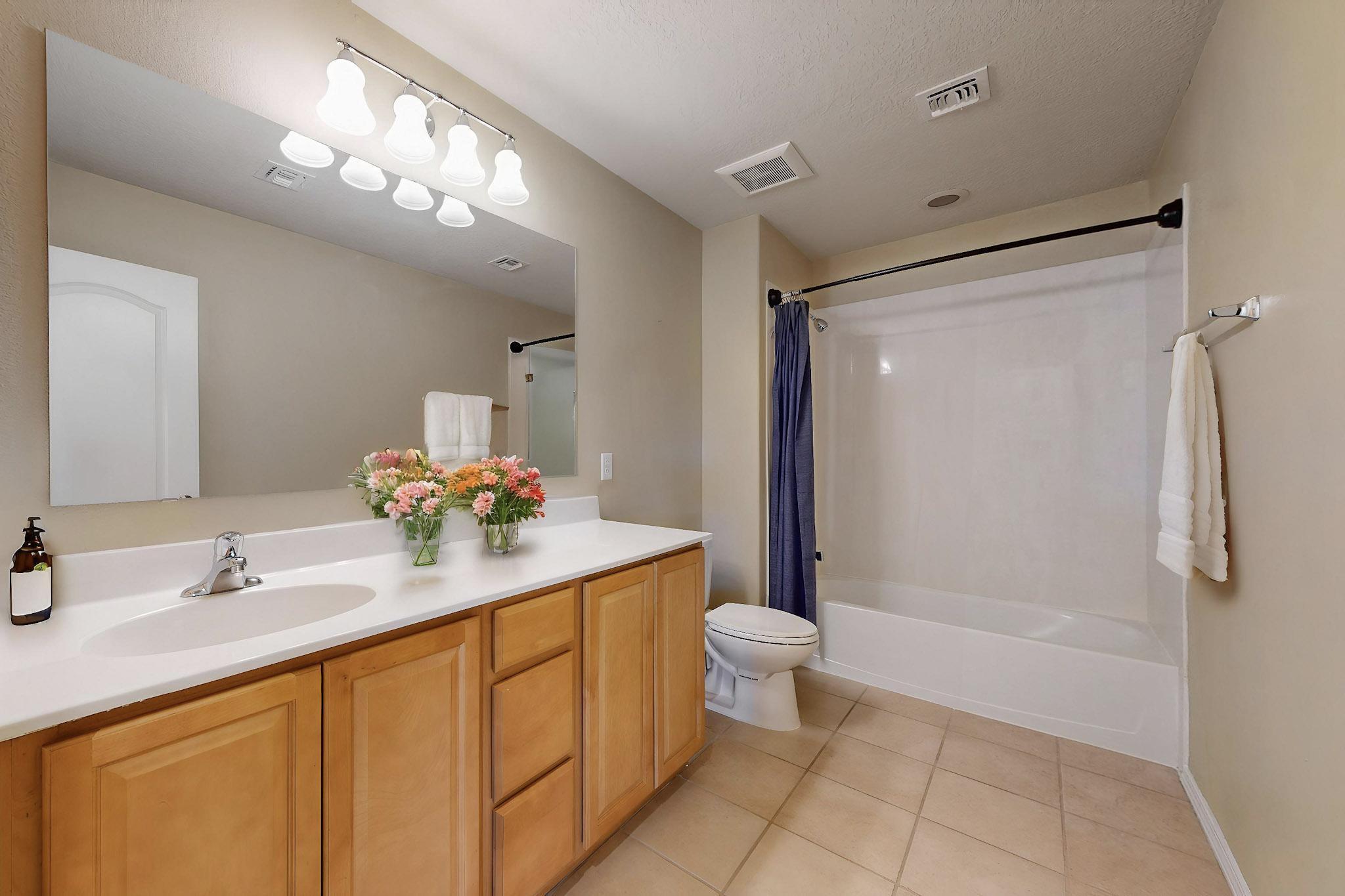 3141 LLANO VISTA Court NE