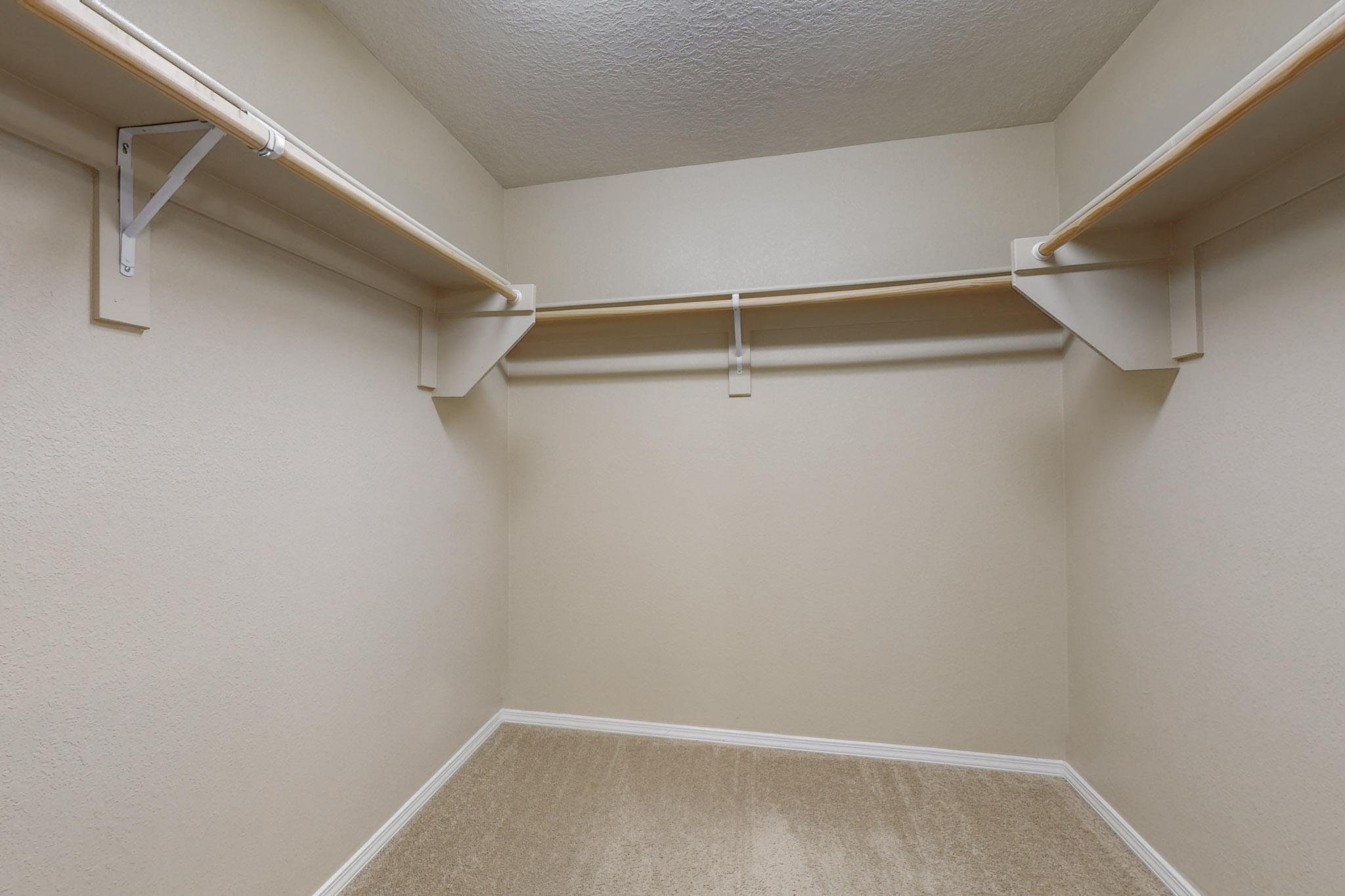 3141 LLANO VISTA Court NE