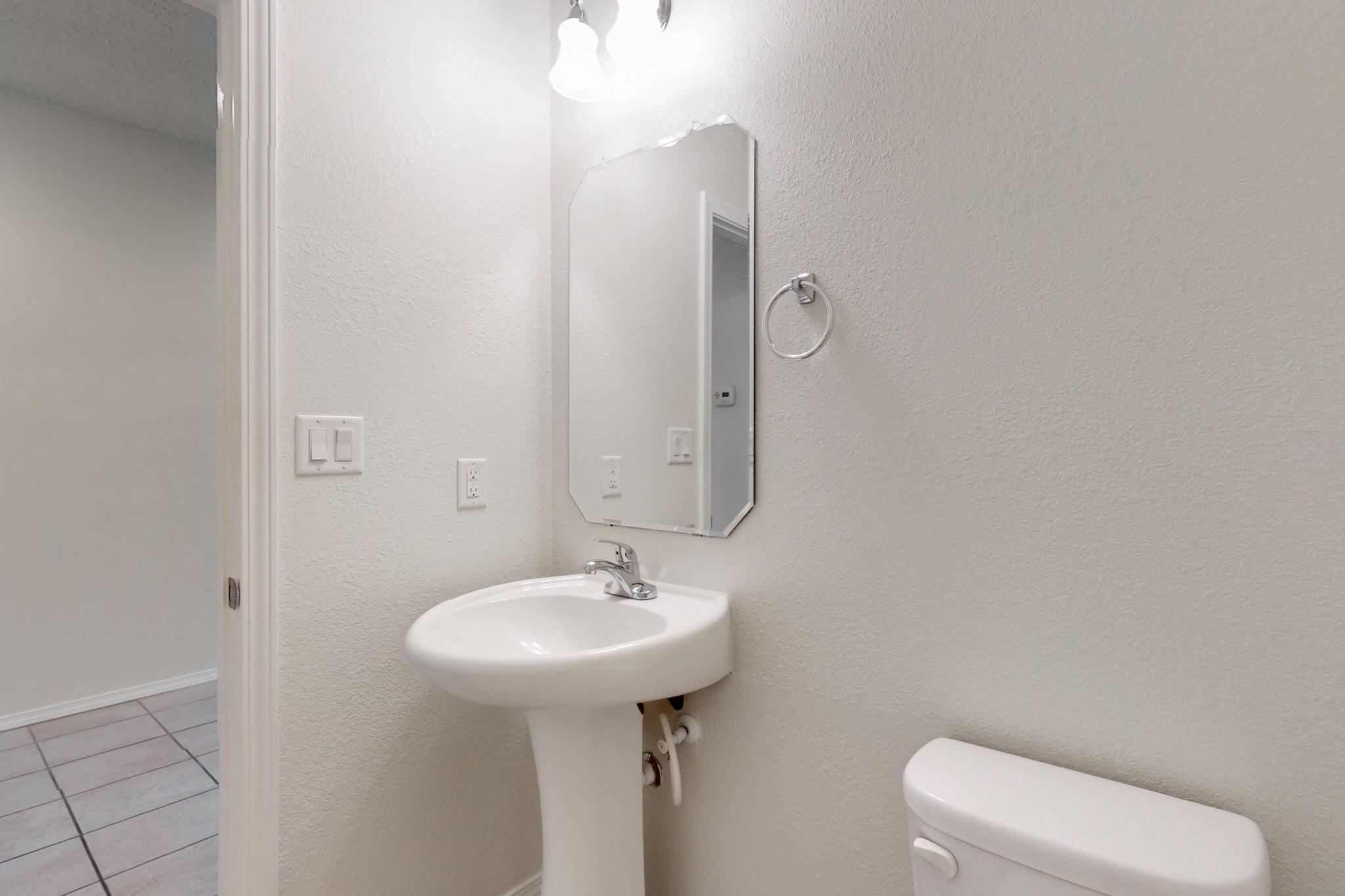 3141 LLANO VISTA Court NE