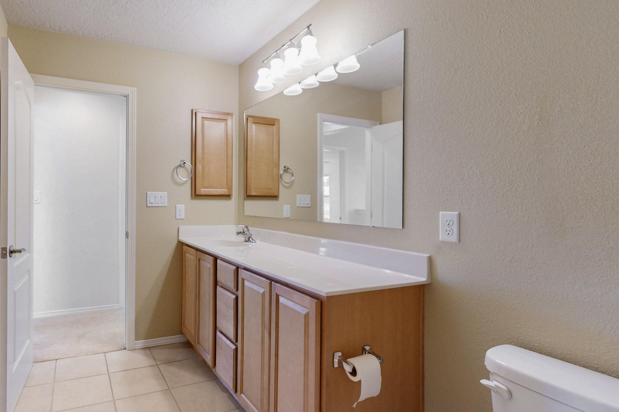 3141 LLANO VISTA Court NE