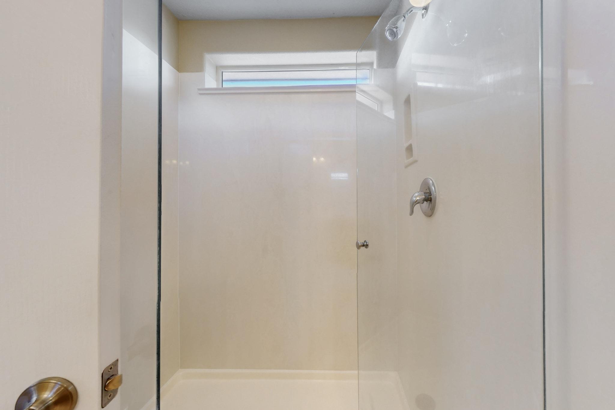 3141 LLANO VISTA Court NE