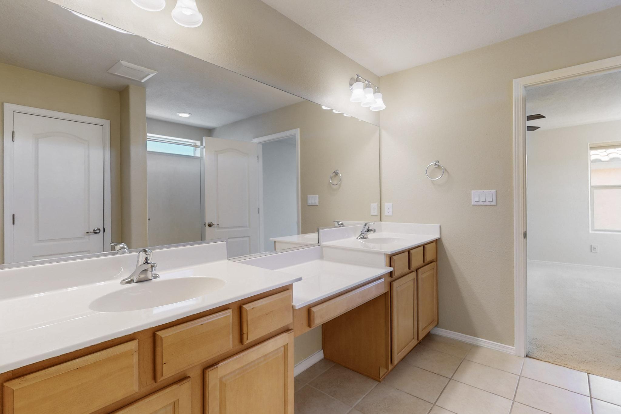 3141 LLANO VISTA Court NE