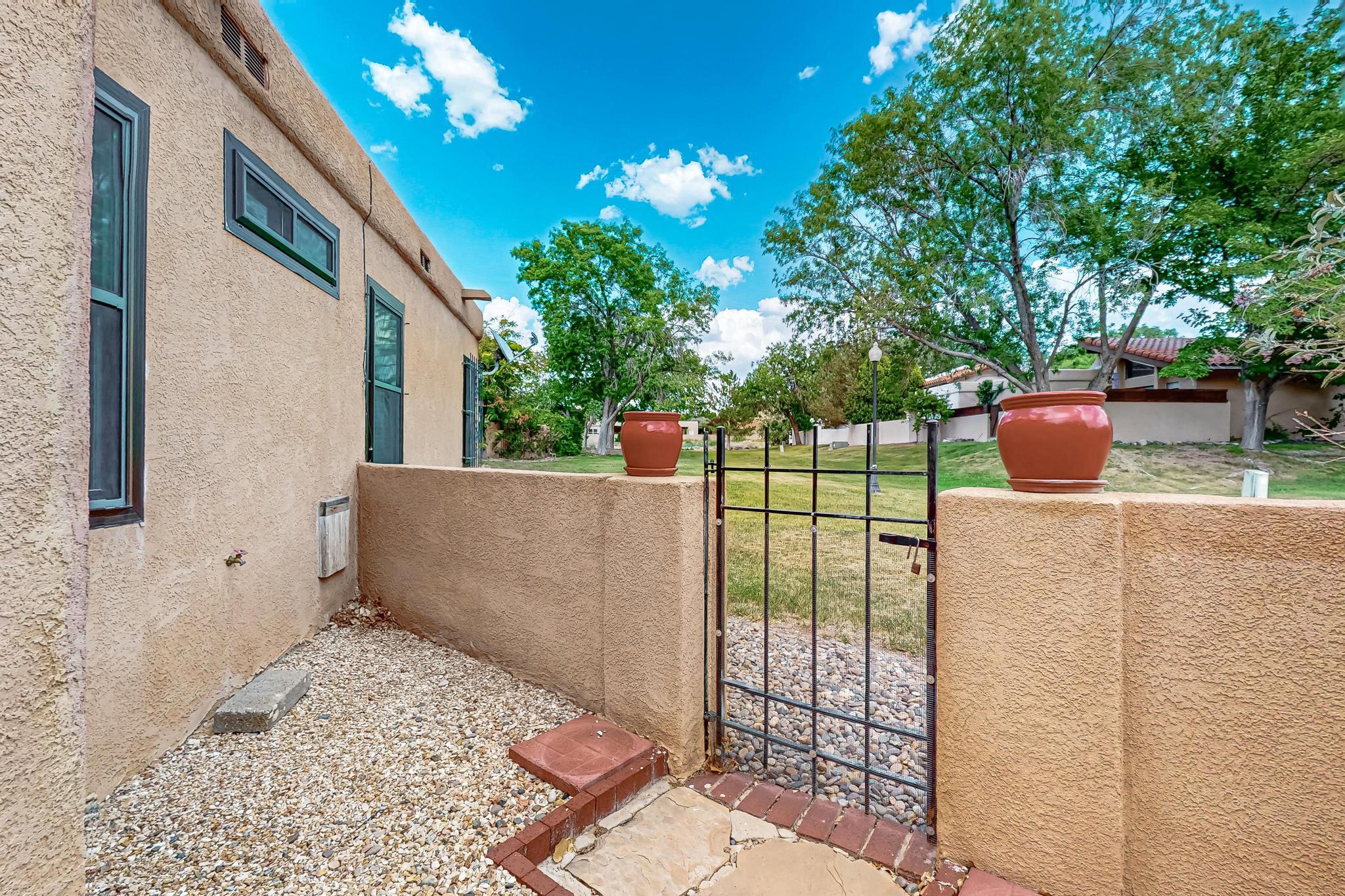 608 GREEN VALLEY Drive SE