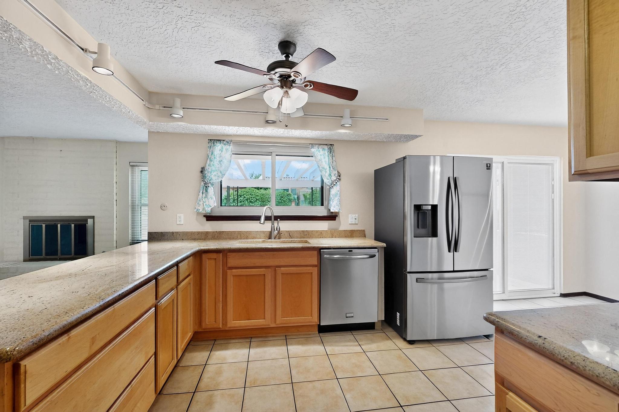 608 GREEN VALLEY Drive SE