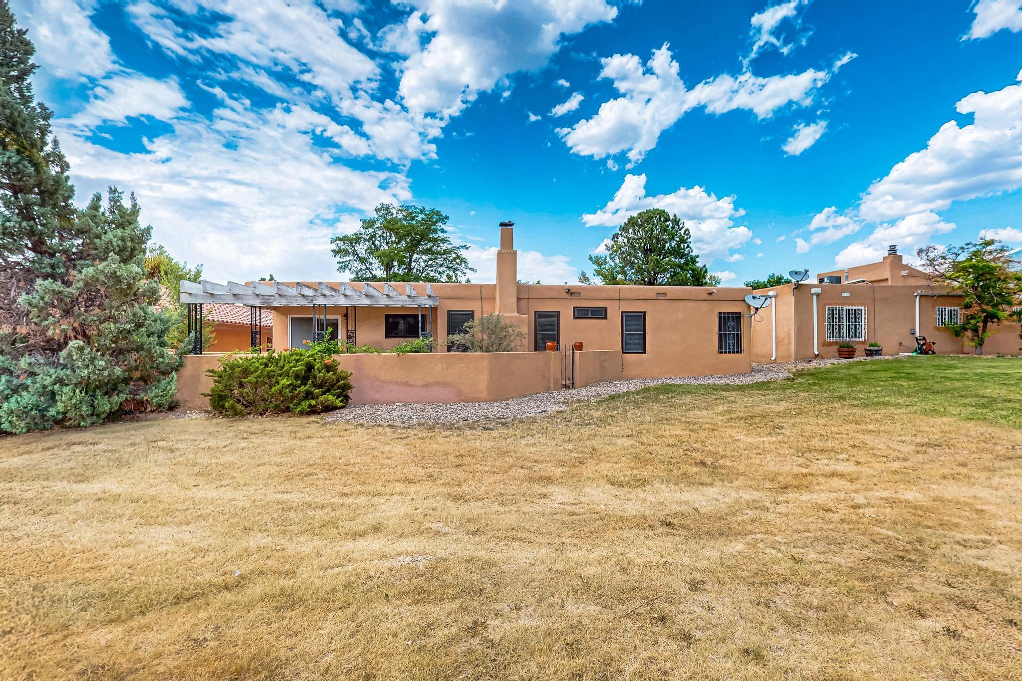 608 GREEN VALLEY Drive SE