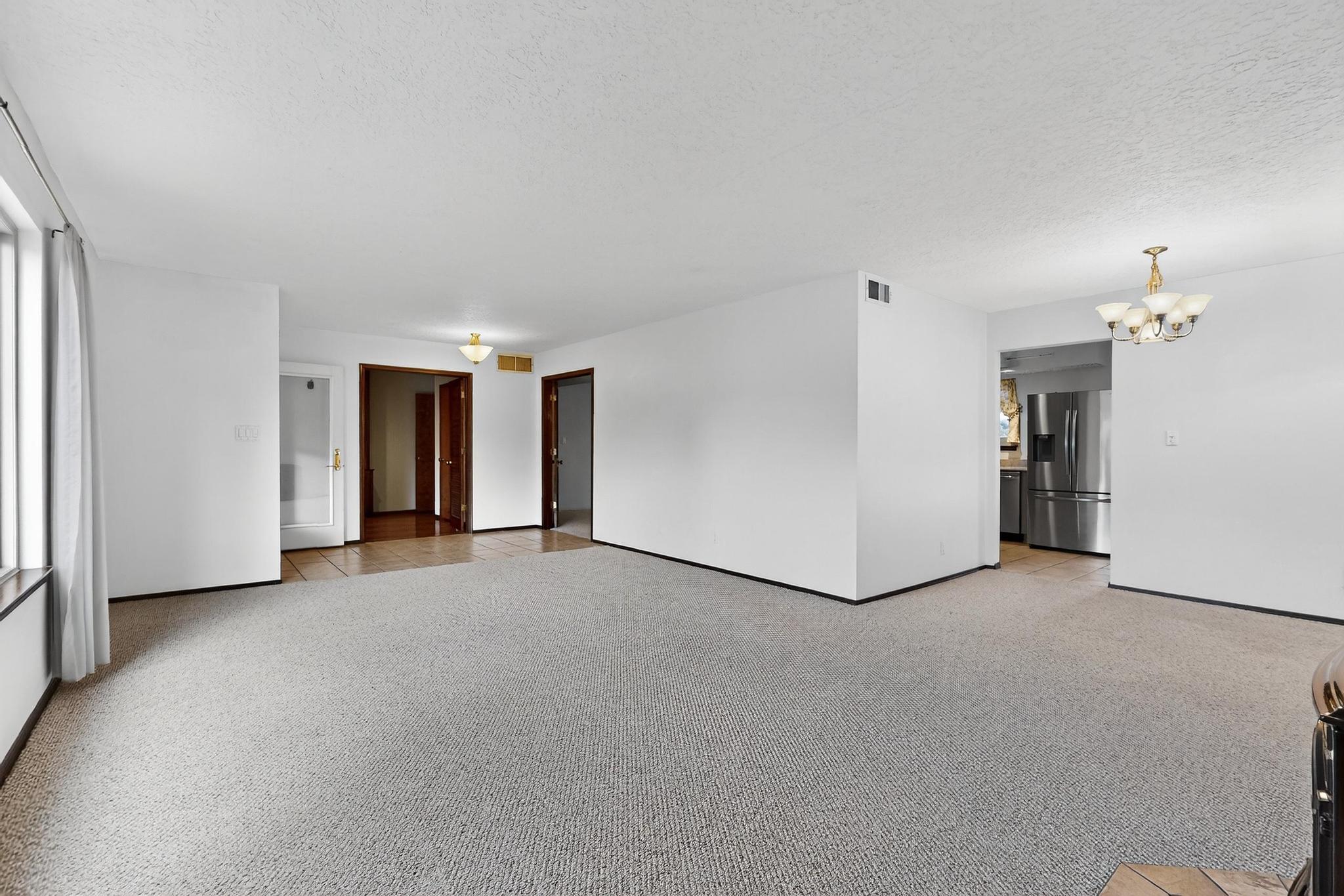 608 GREEN VALLEY Drive SE