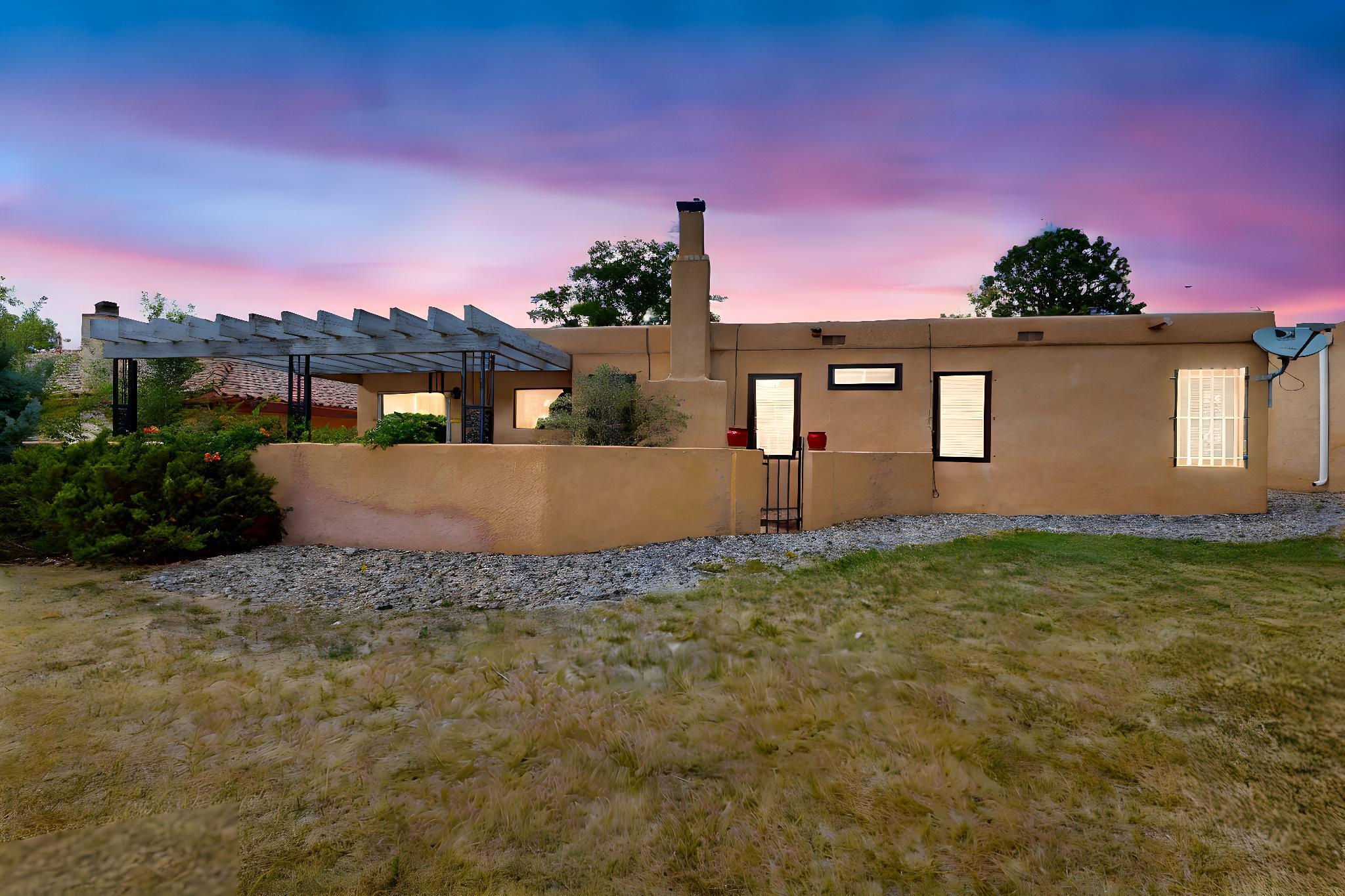 608 GREEN VALLEY Drive SE